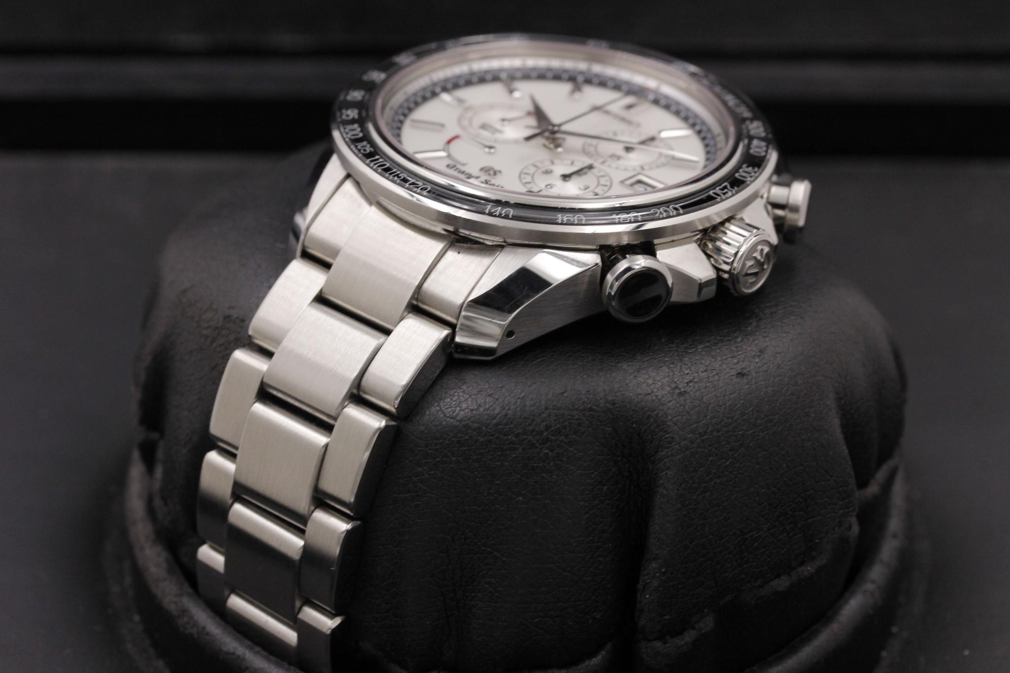 Watch Image 2