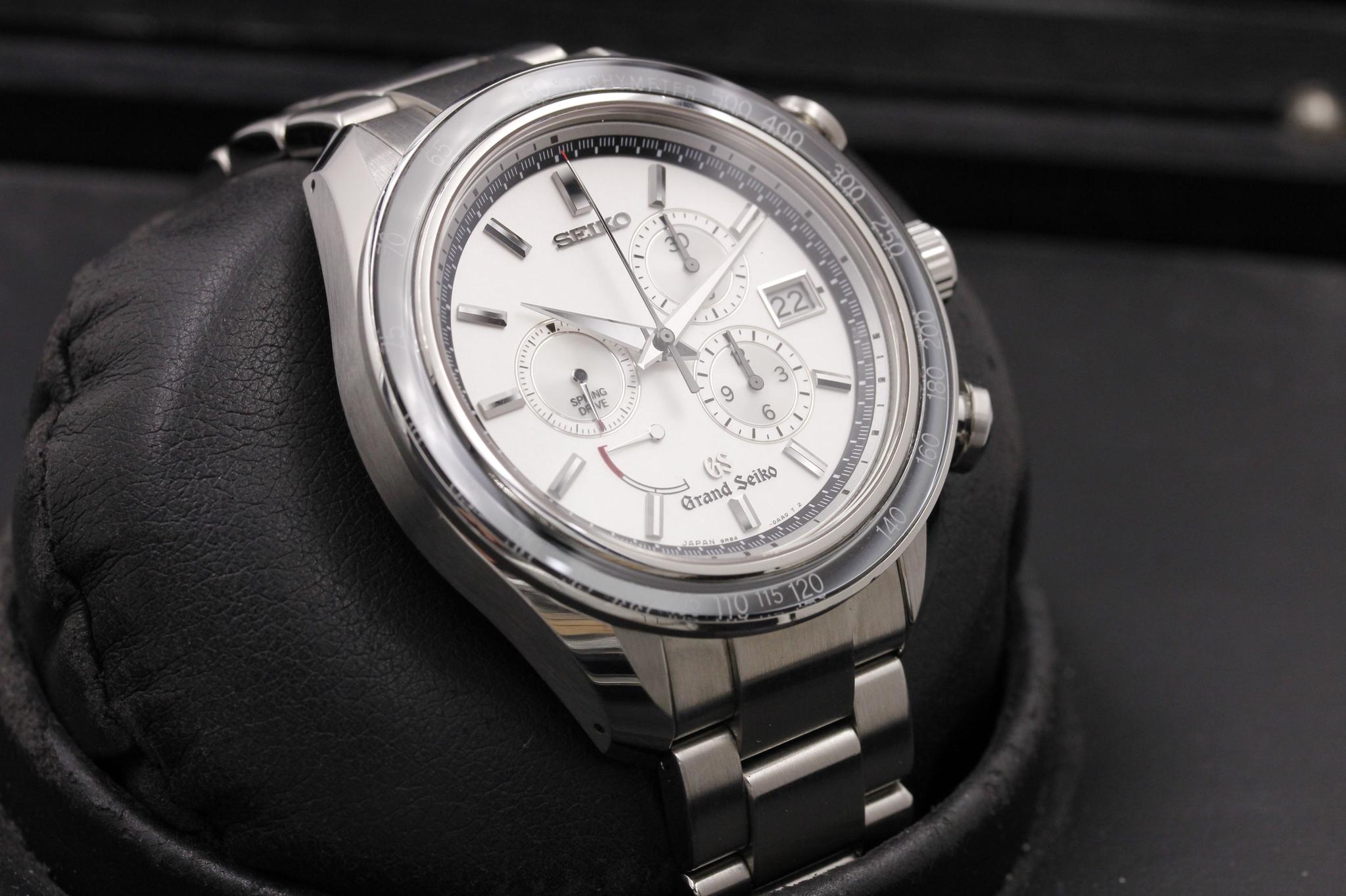 Watch Image 10