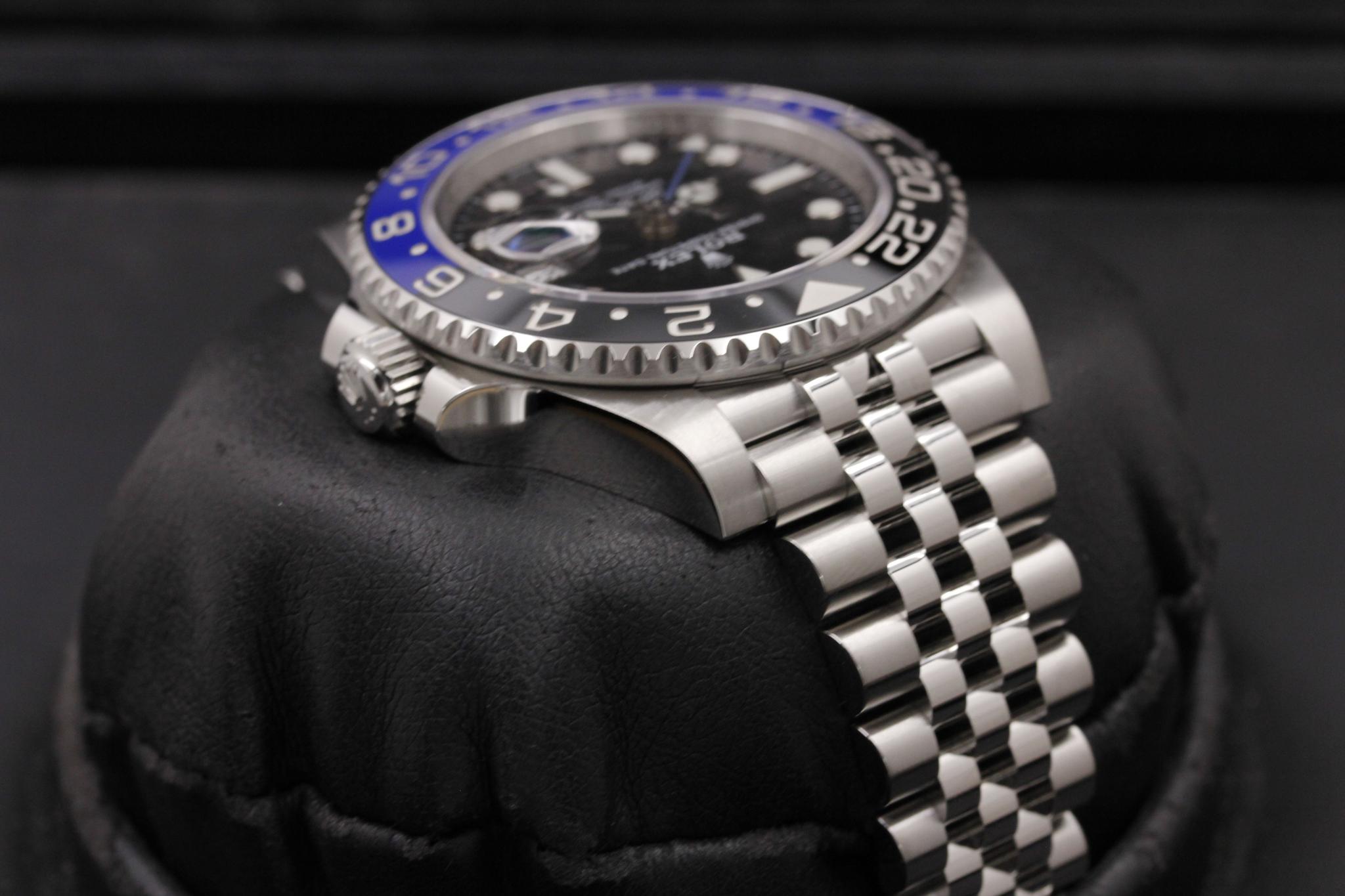 Watch Image 4