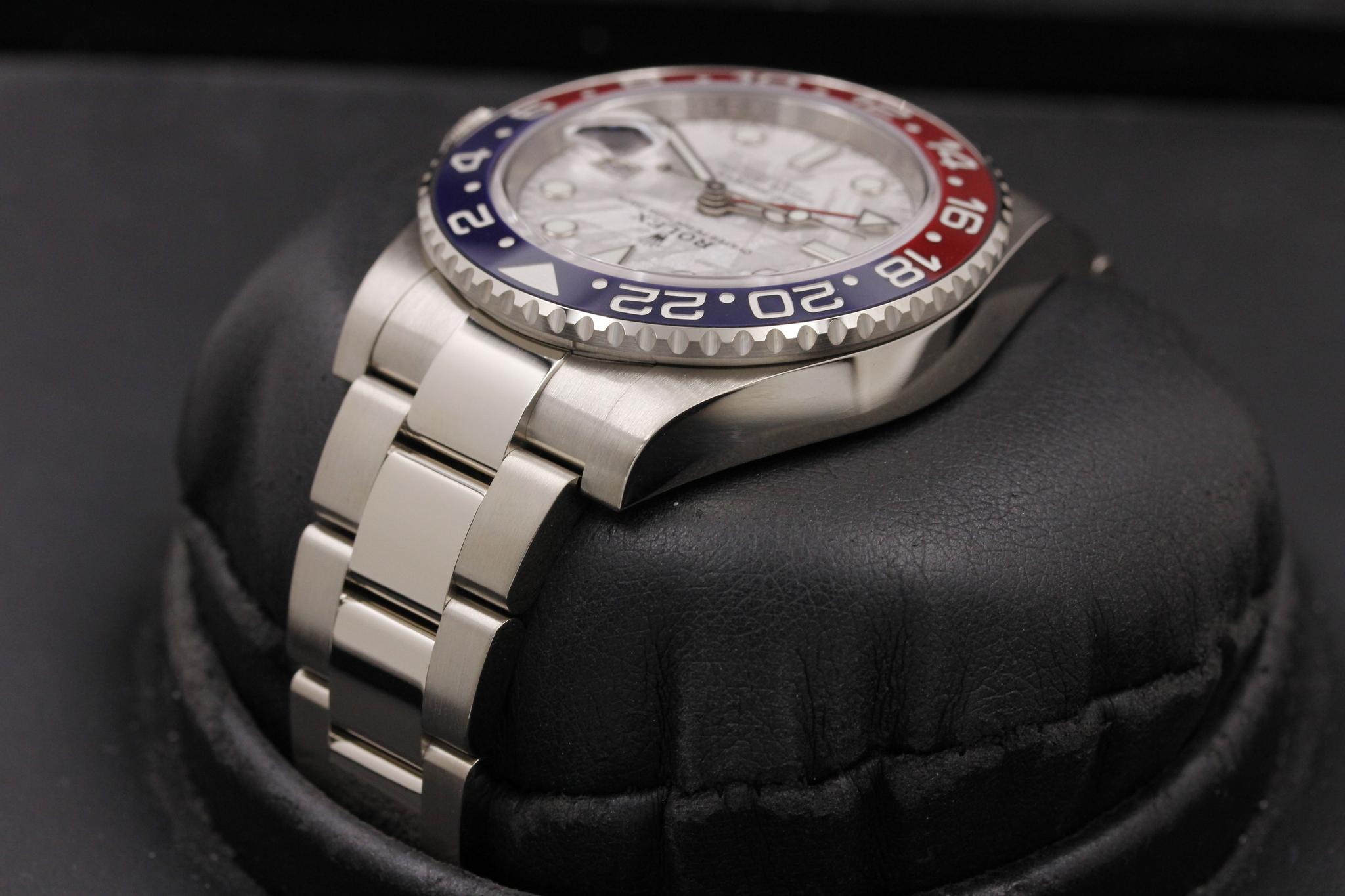 Watch Image 5