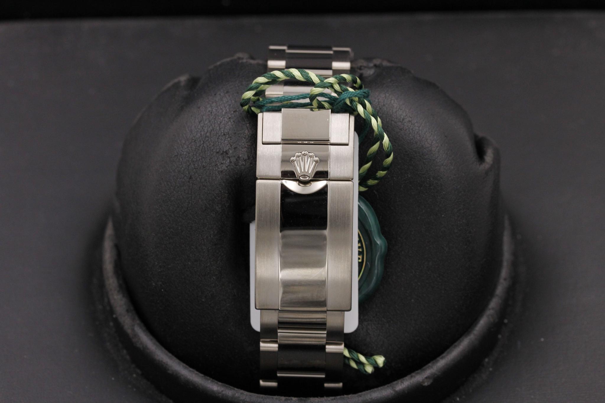 Watch Image 8