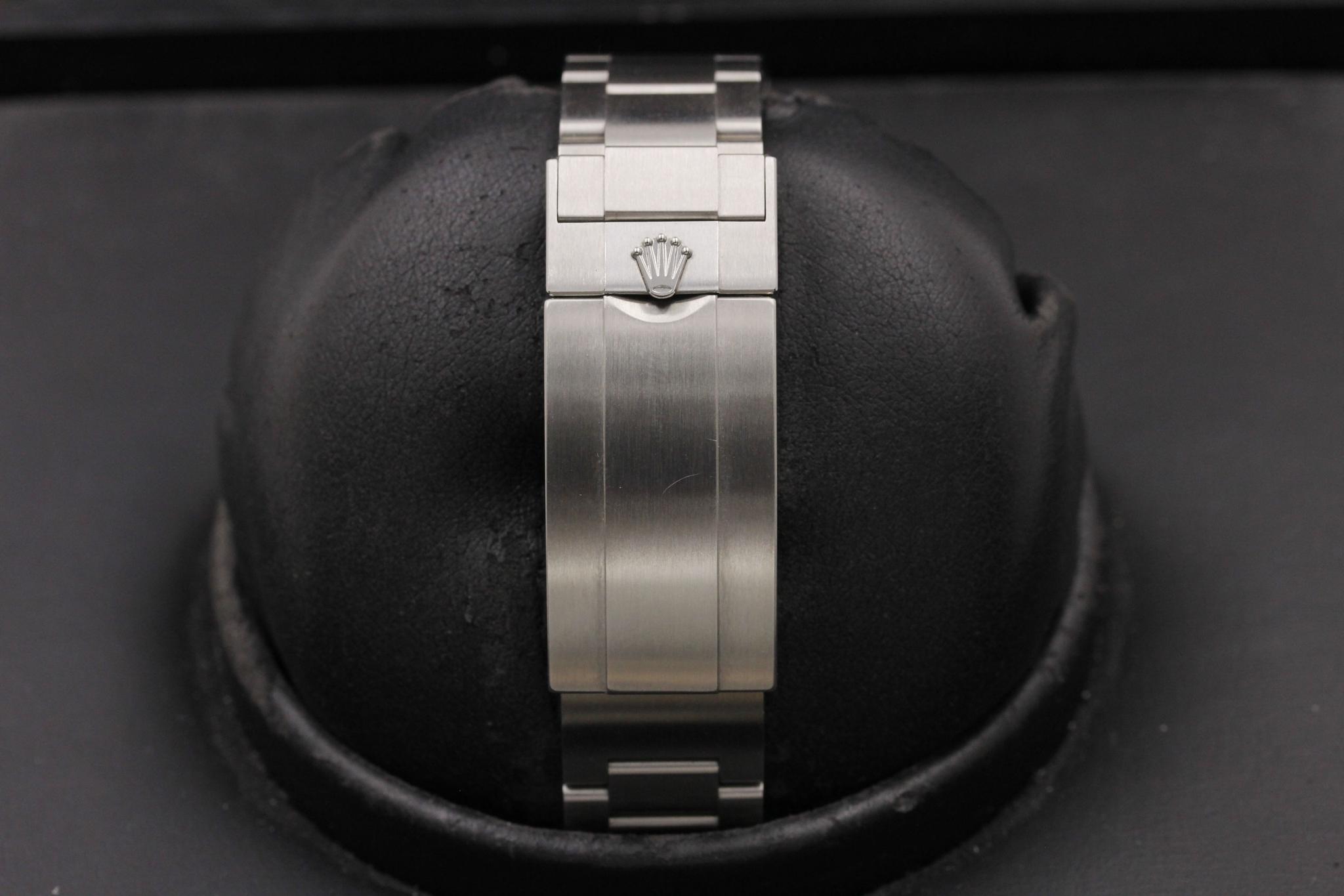 Watch Image 8
