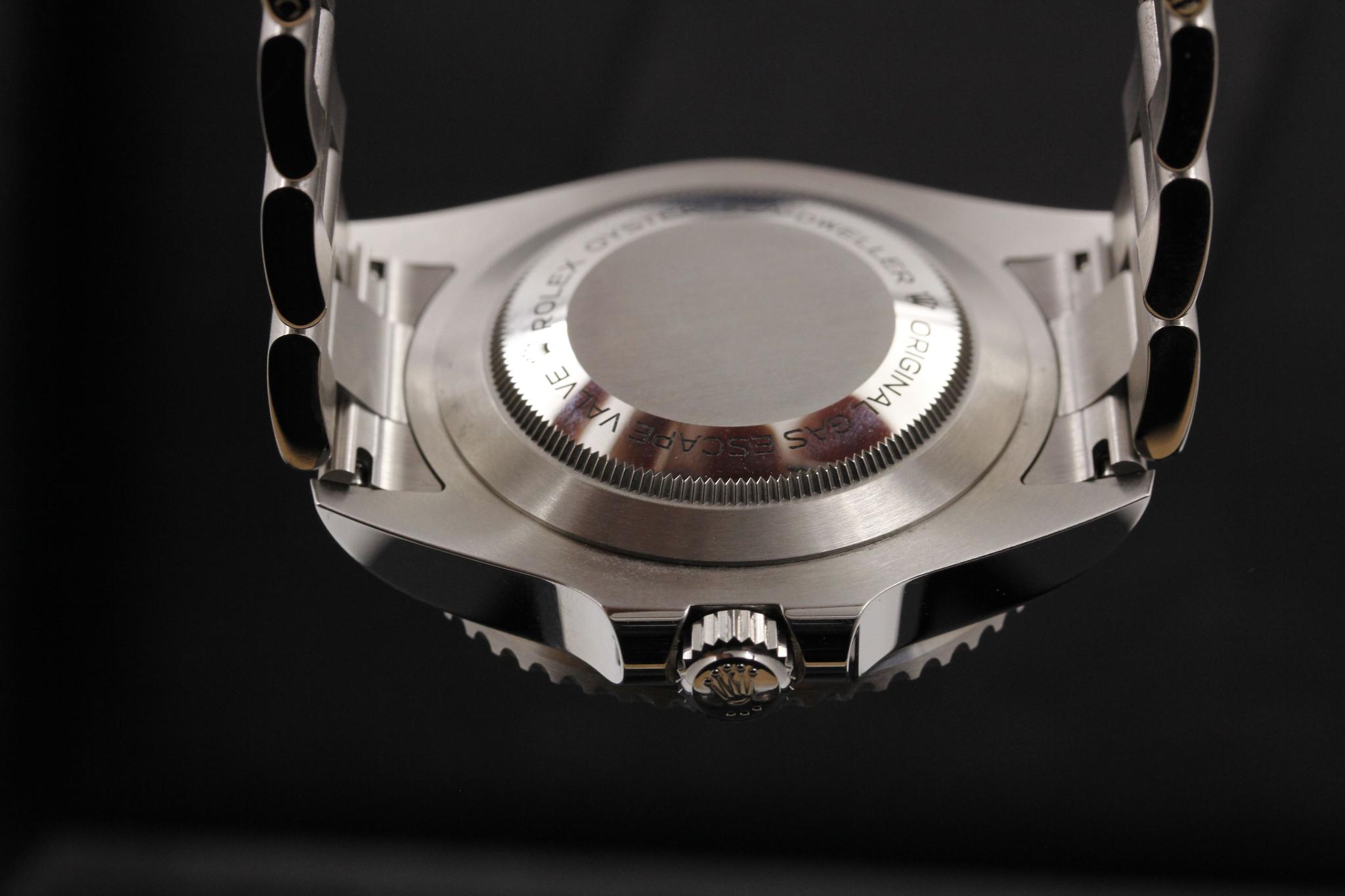 Watch Image 7