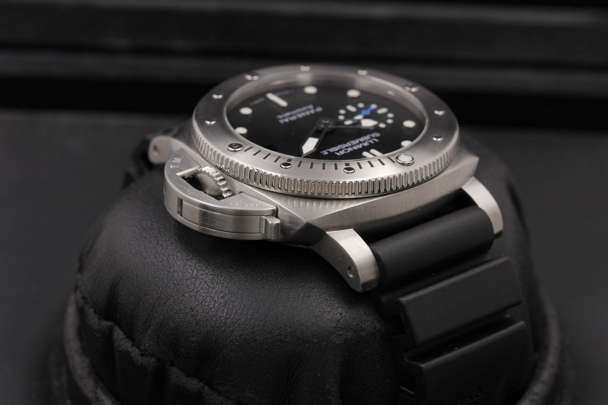 Watch Image 4
