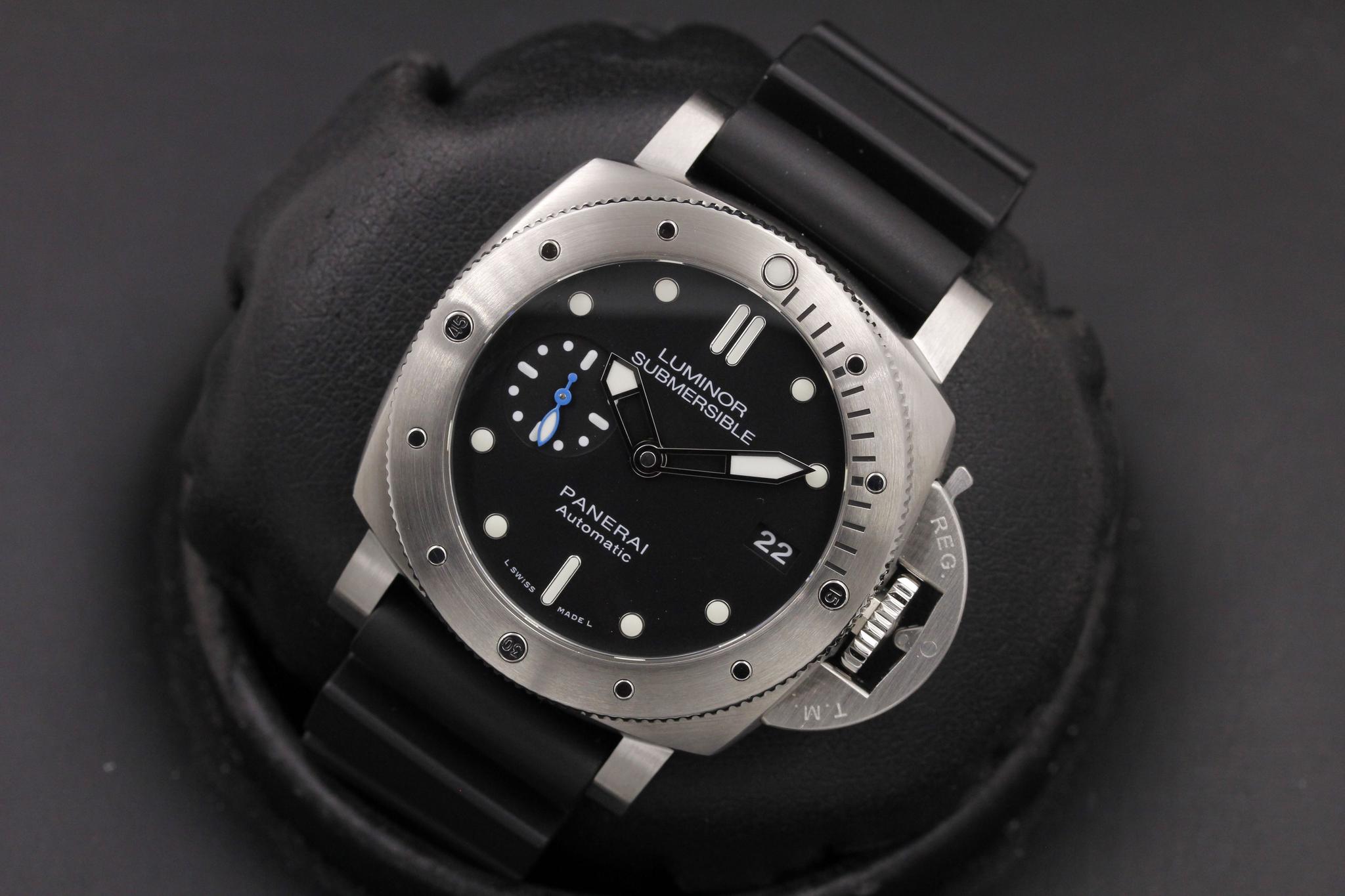 Watch Image 9