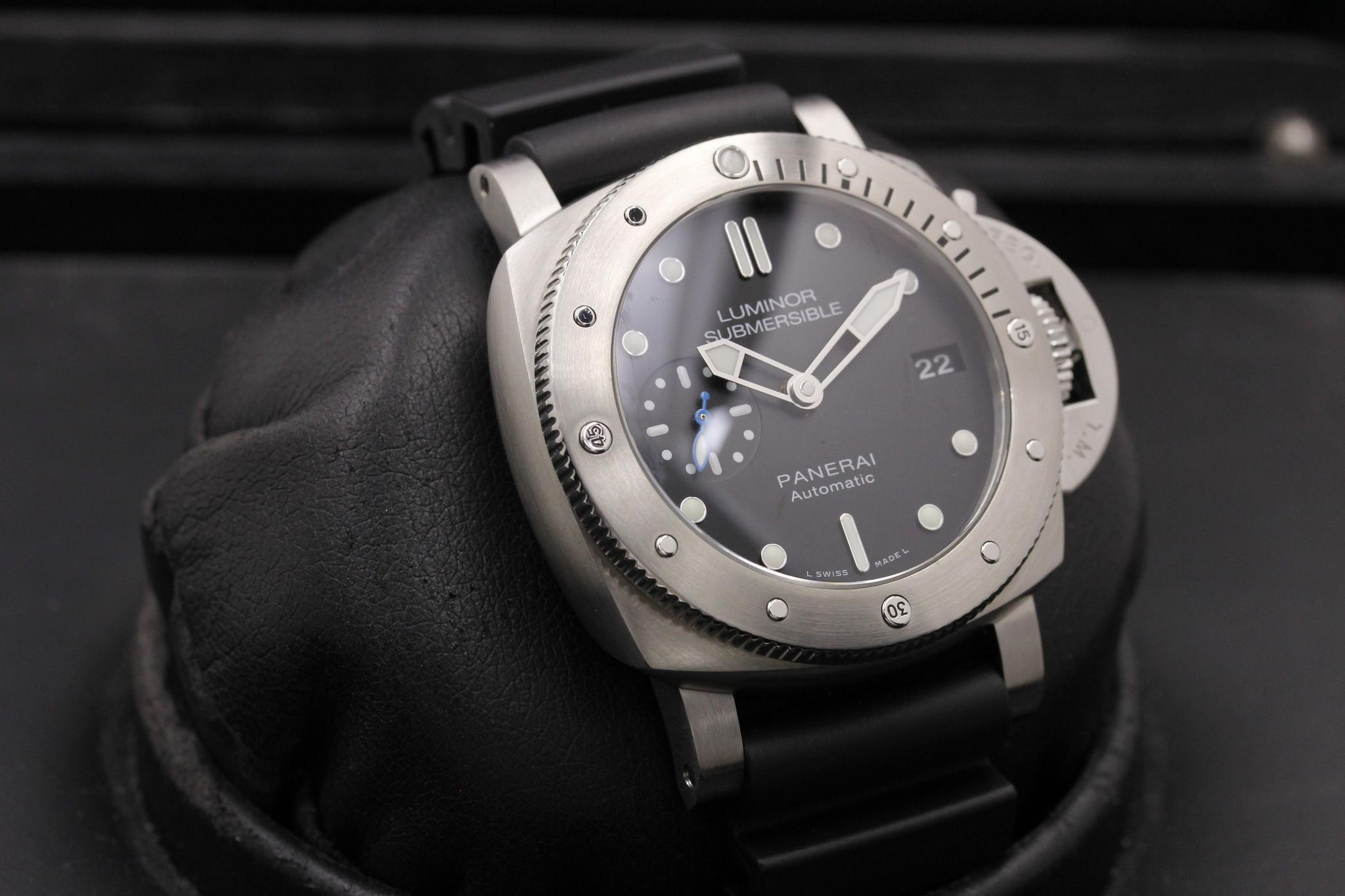 Watch Image 10