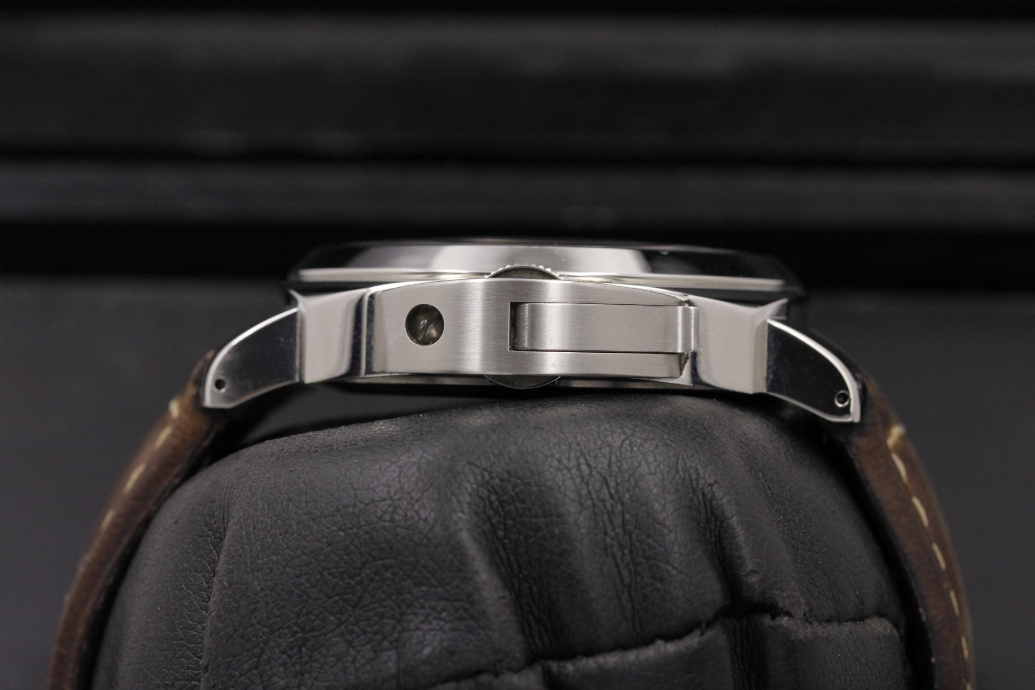 Watch Image 3