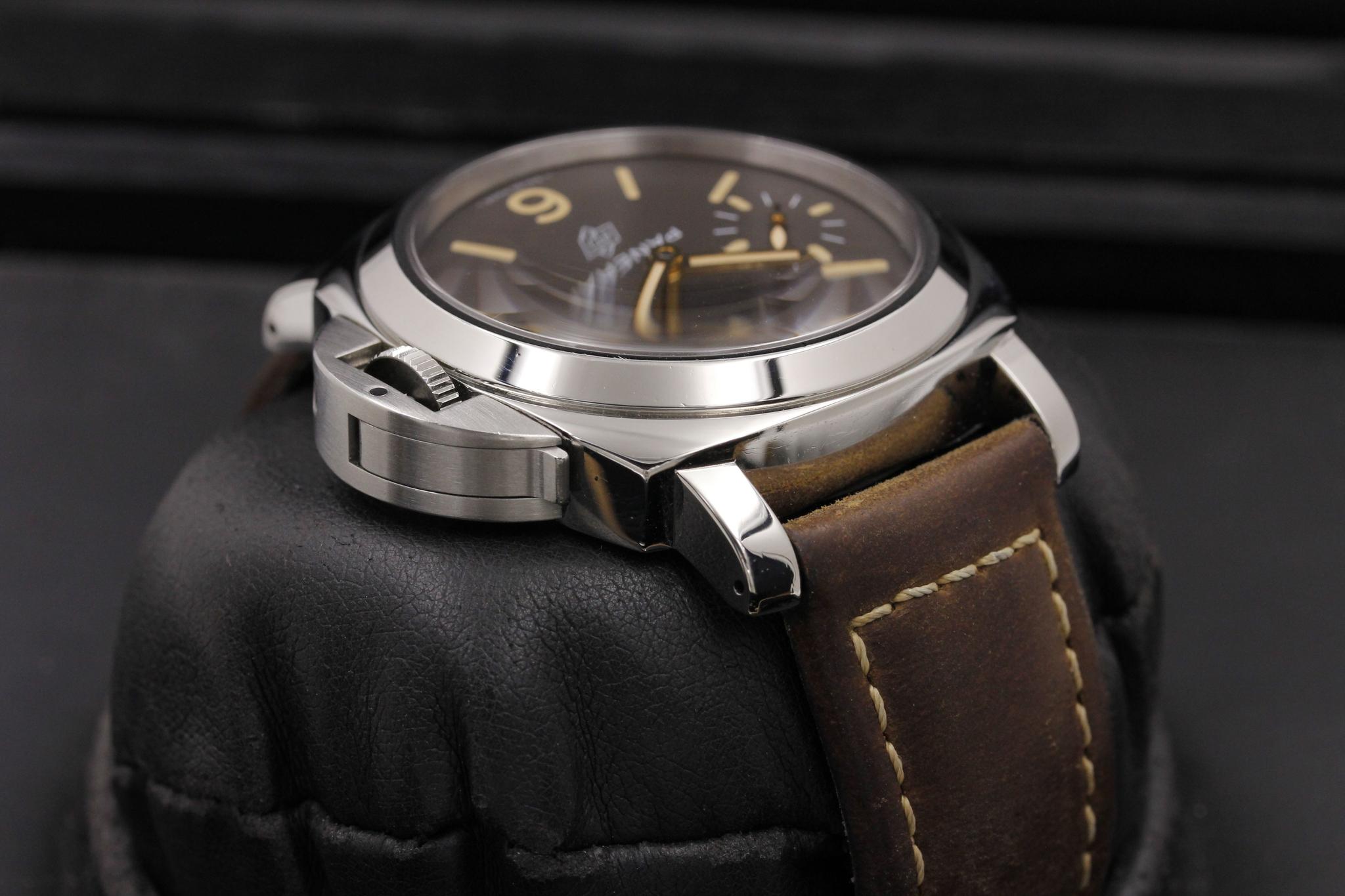 Watch Image 4