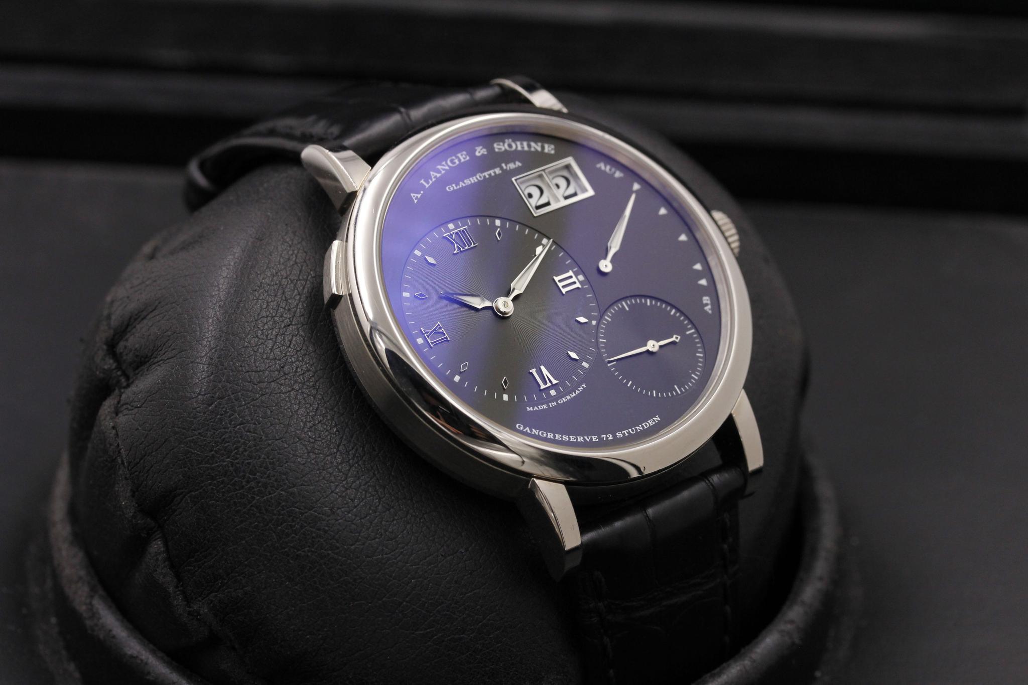 Watch Image 11