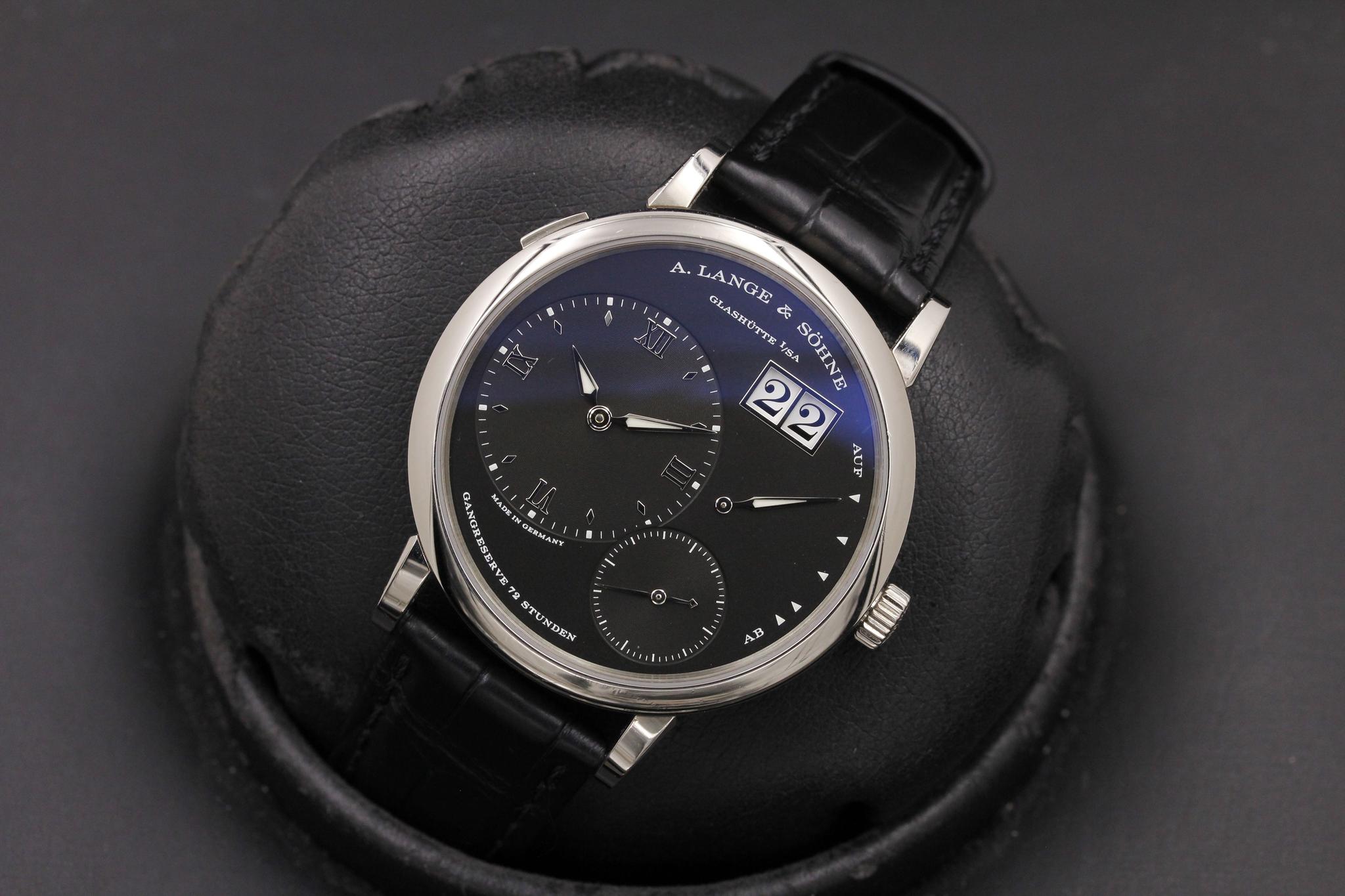 Watch Image 10