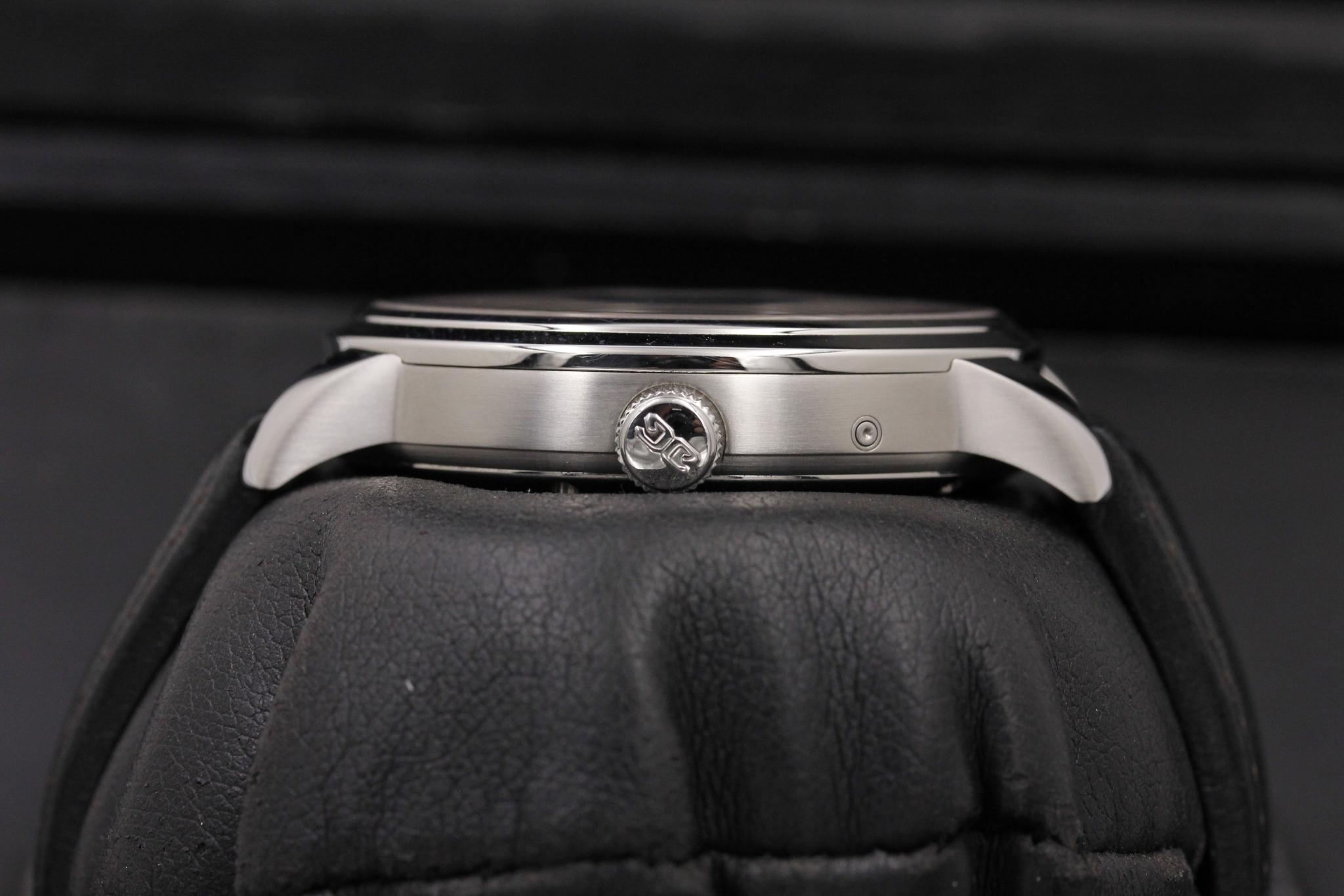 Watch Image 3