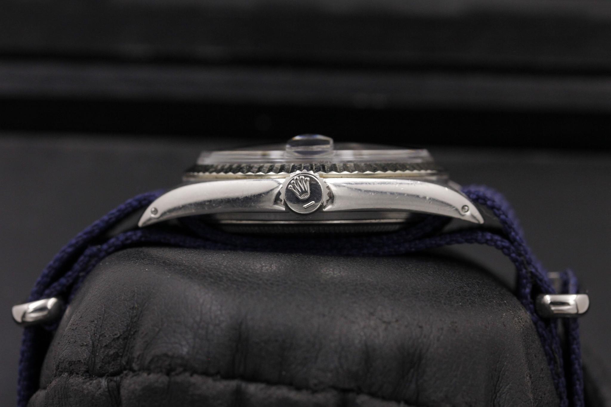 Watch Image 4