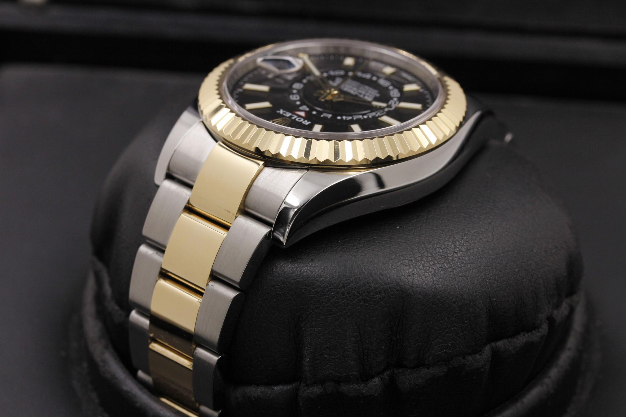 Watch Image 5