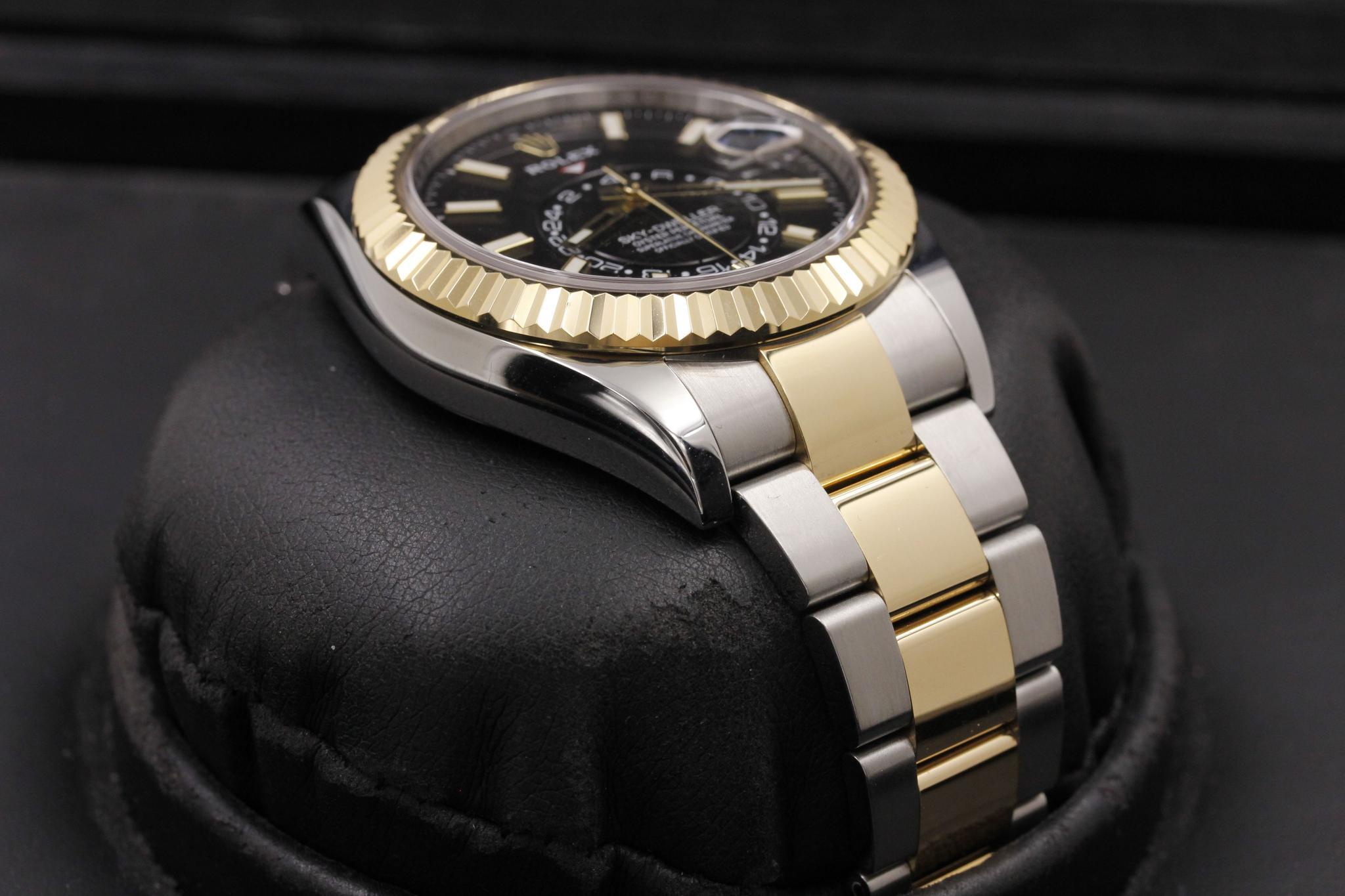 Watch Image 6