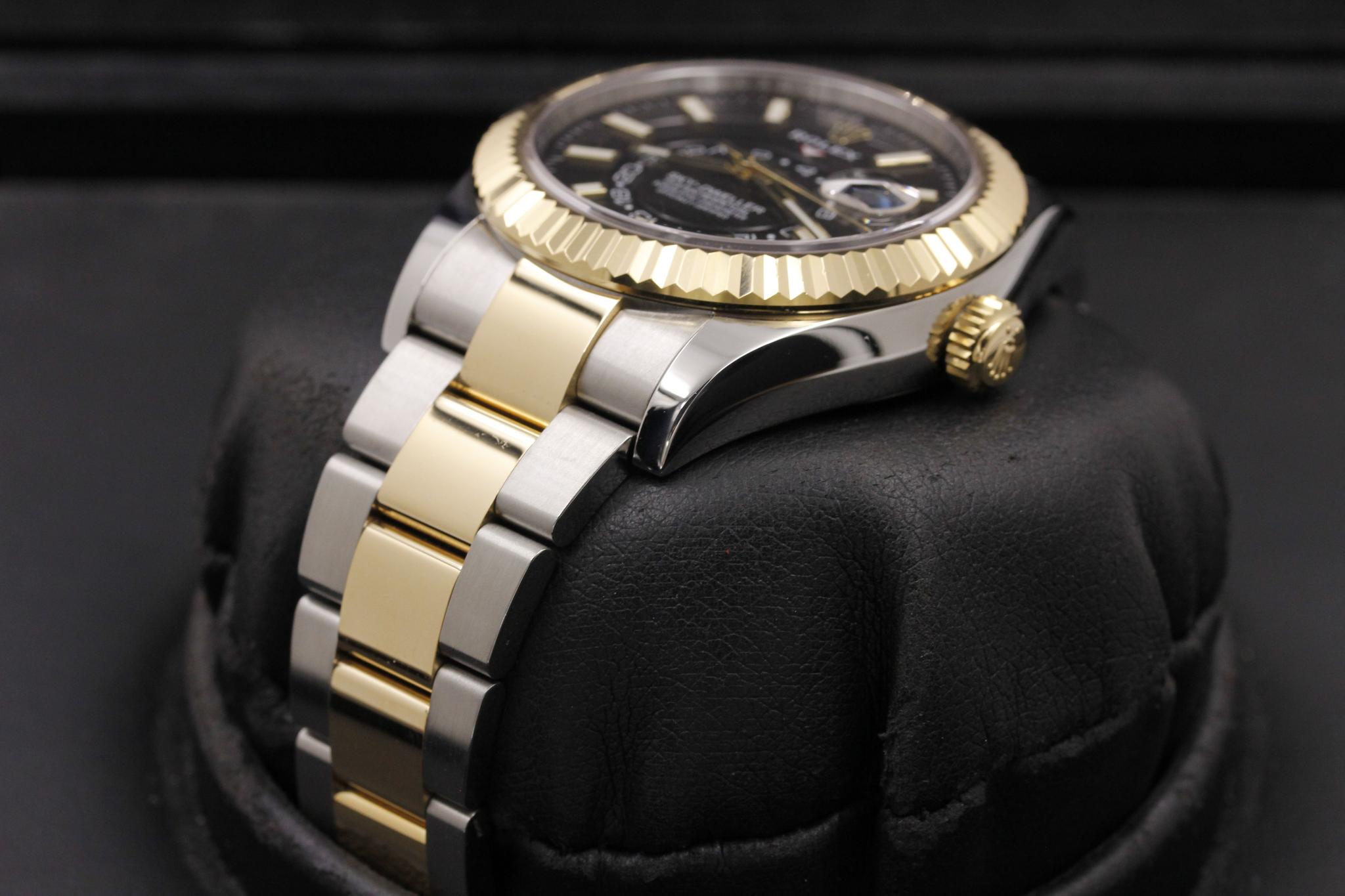 Watch Image 2
