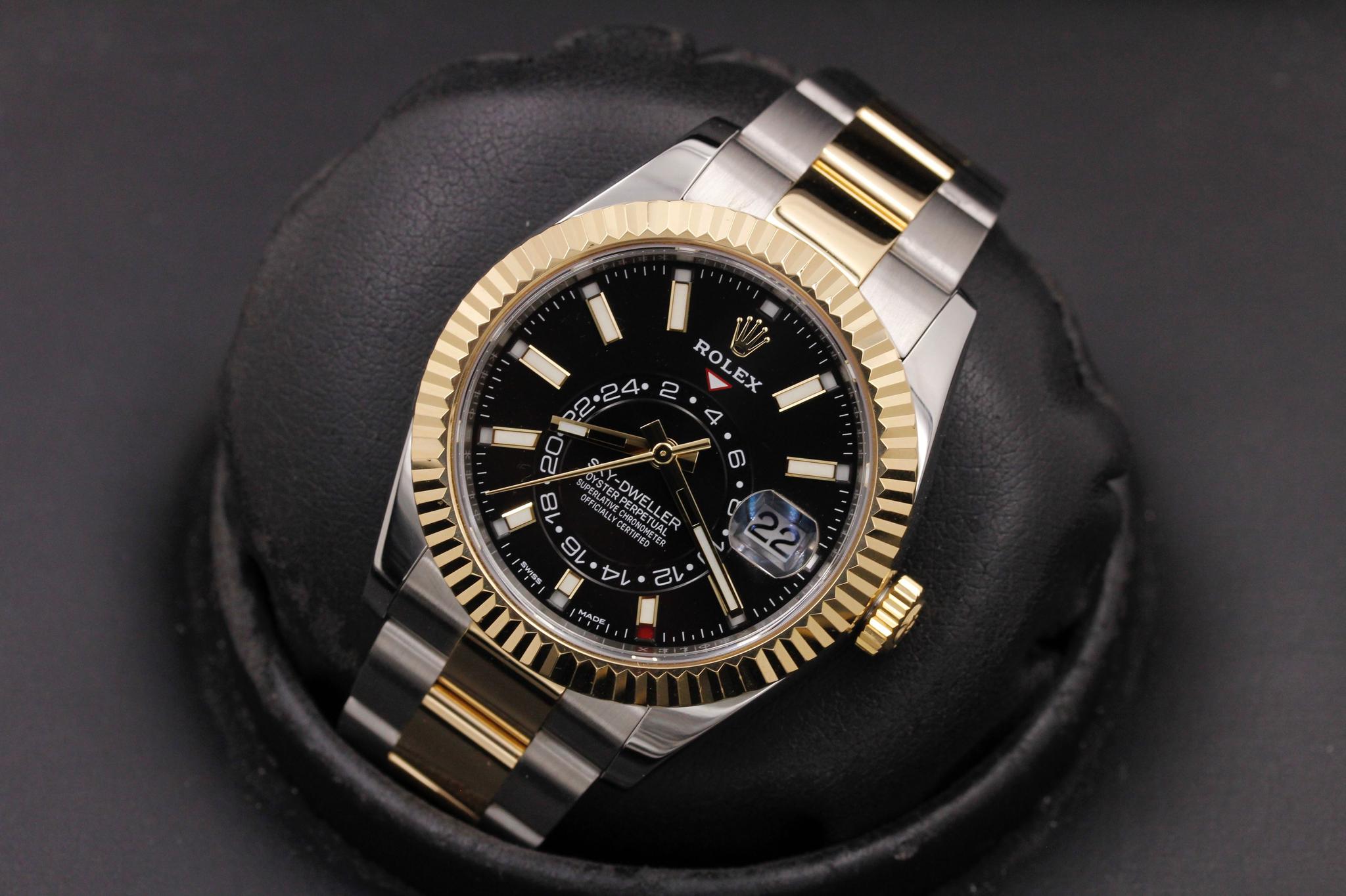 Watch Image 9