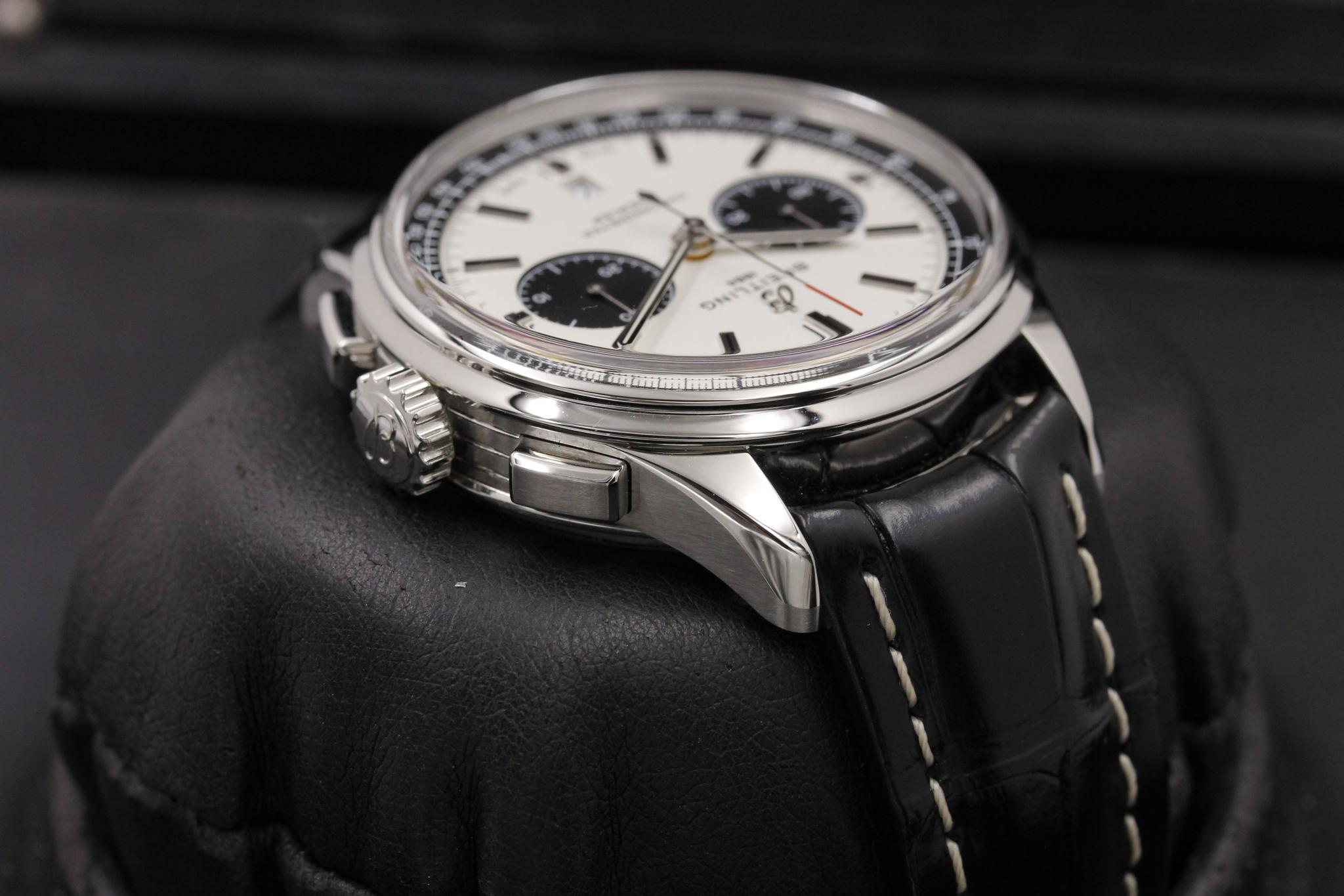 Watch Image 4