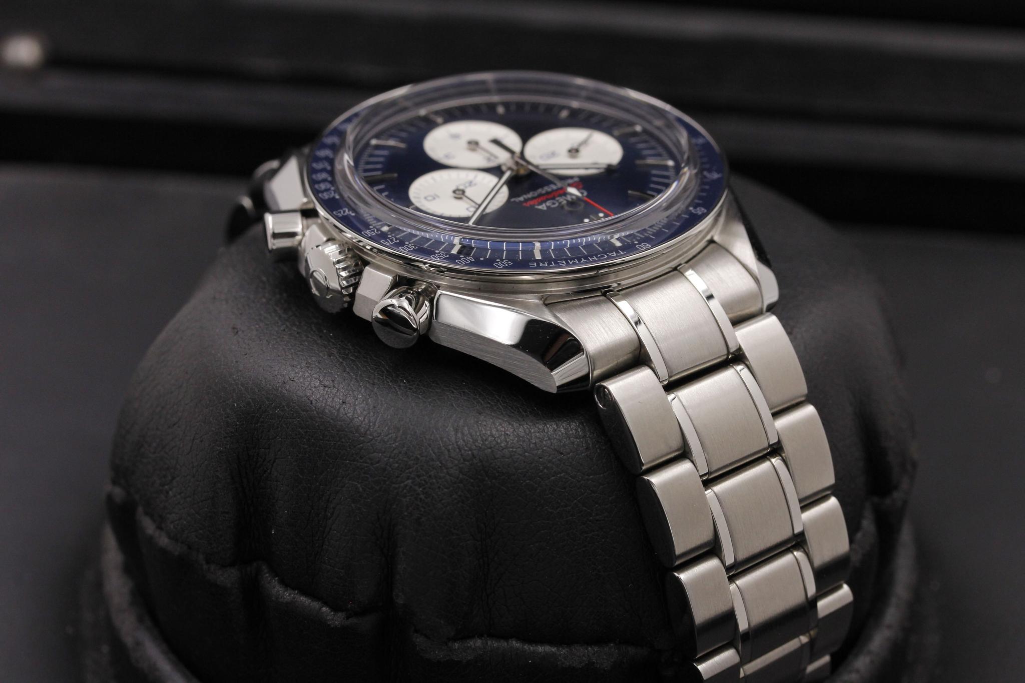 Watch Image 4