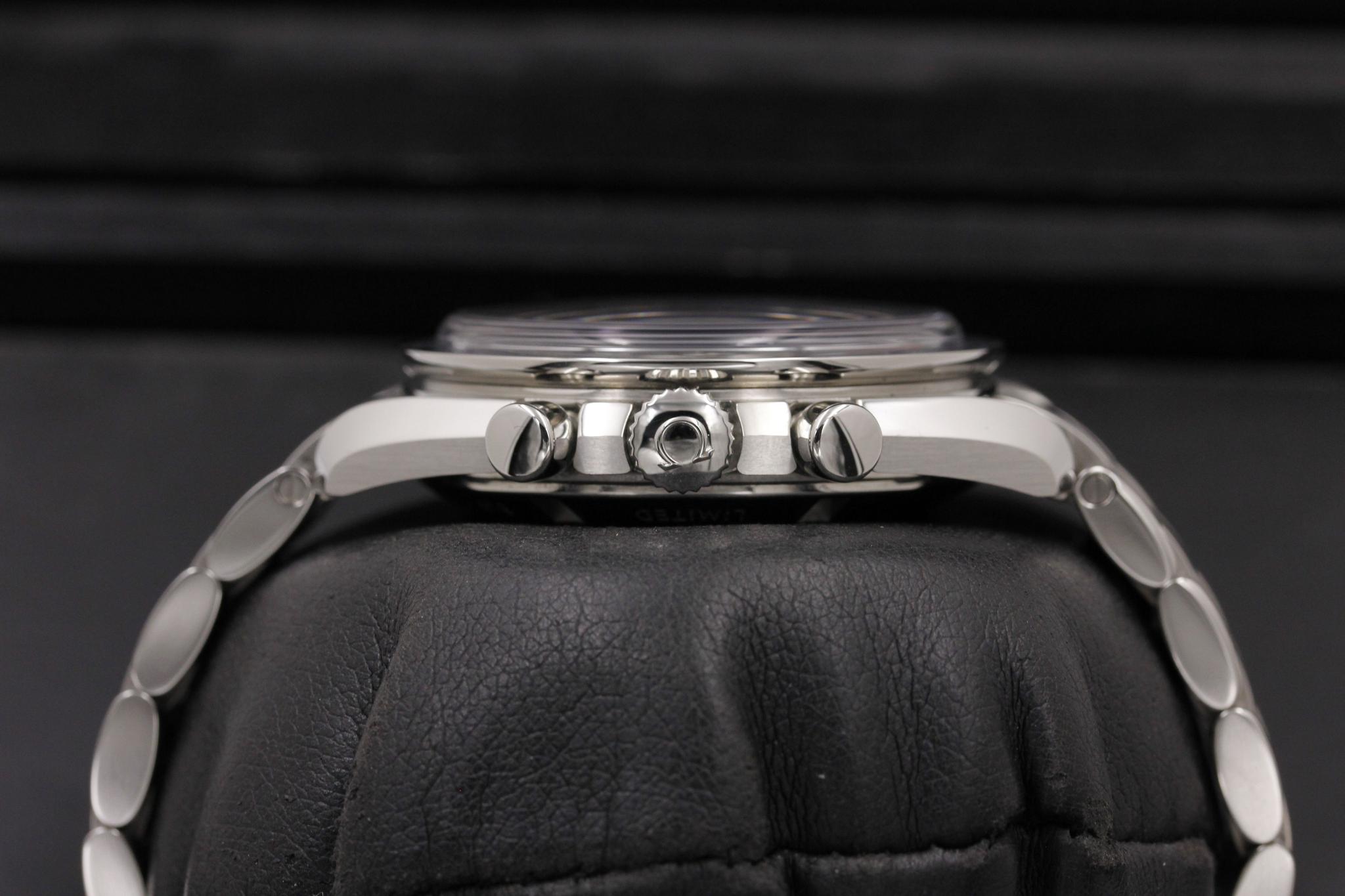 Watch Image 3