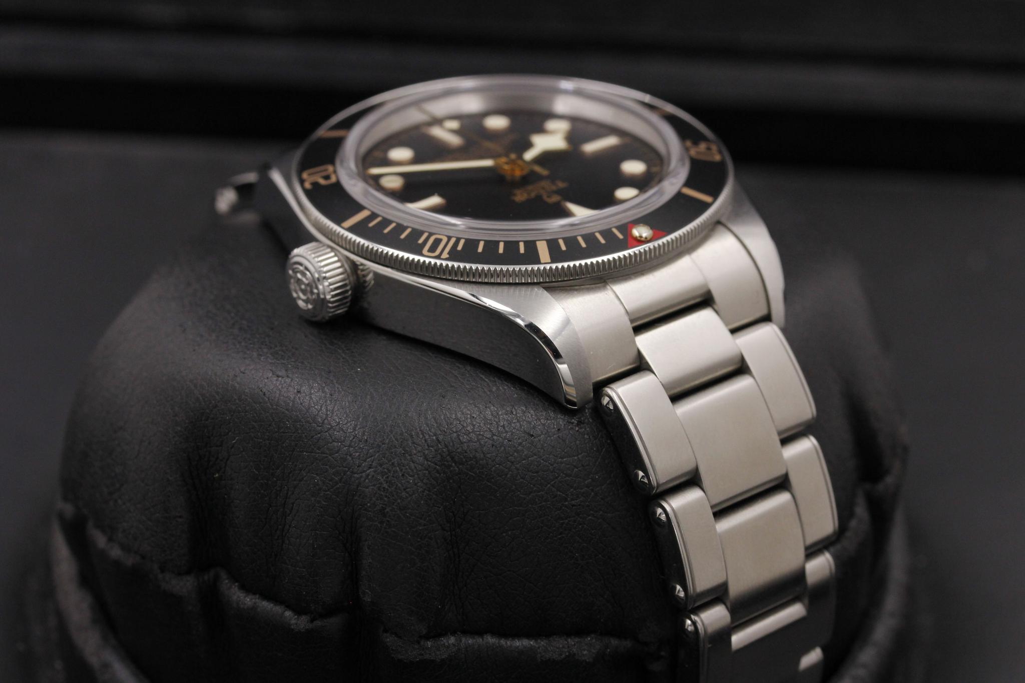 Watch Image 4