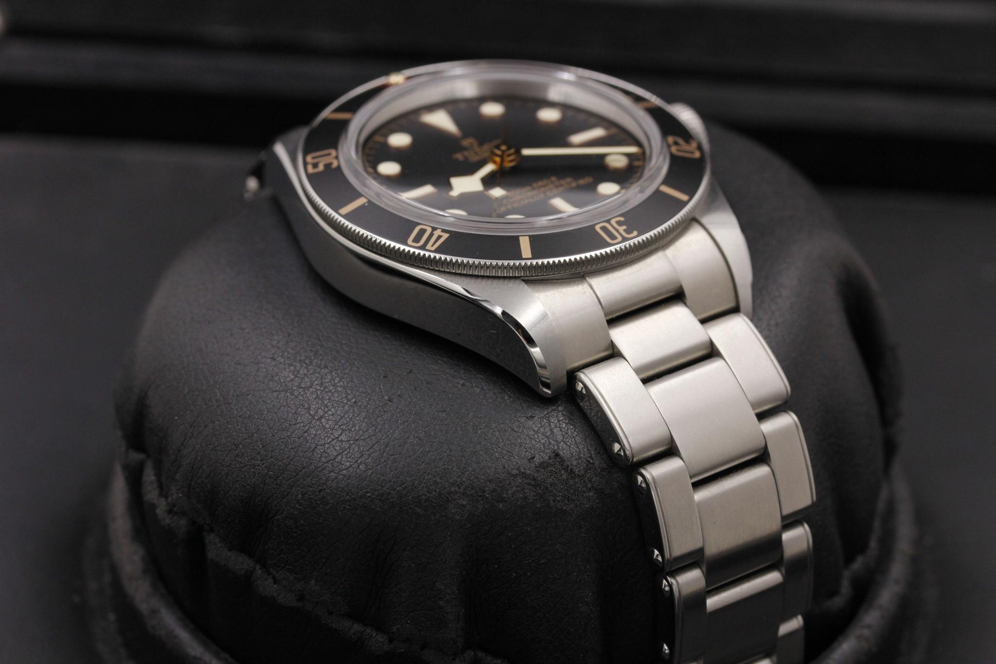 Watch Image 6
