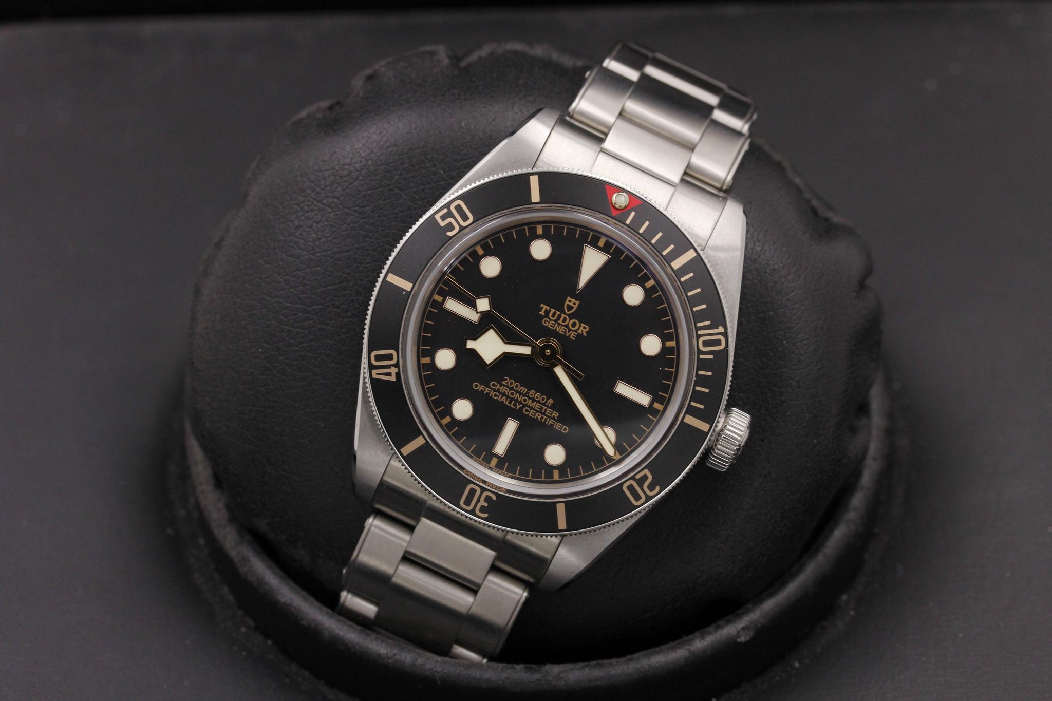 Watch Image 9