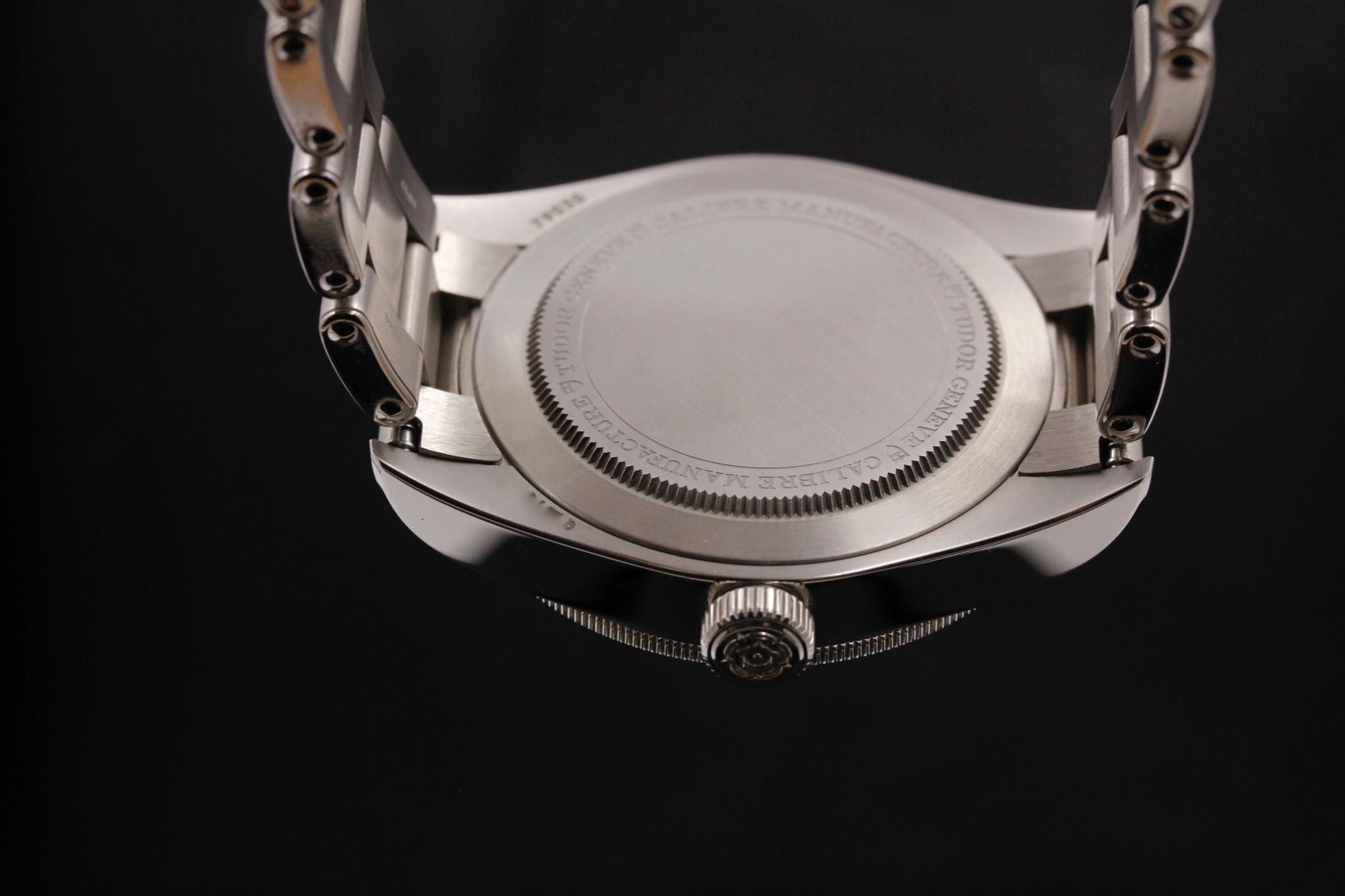 Watch Image 7