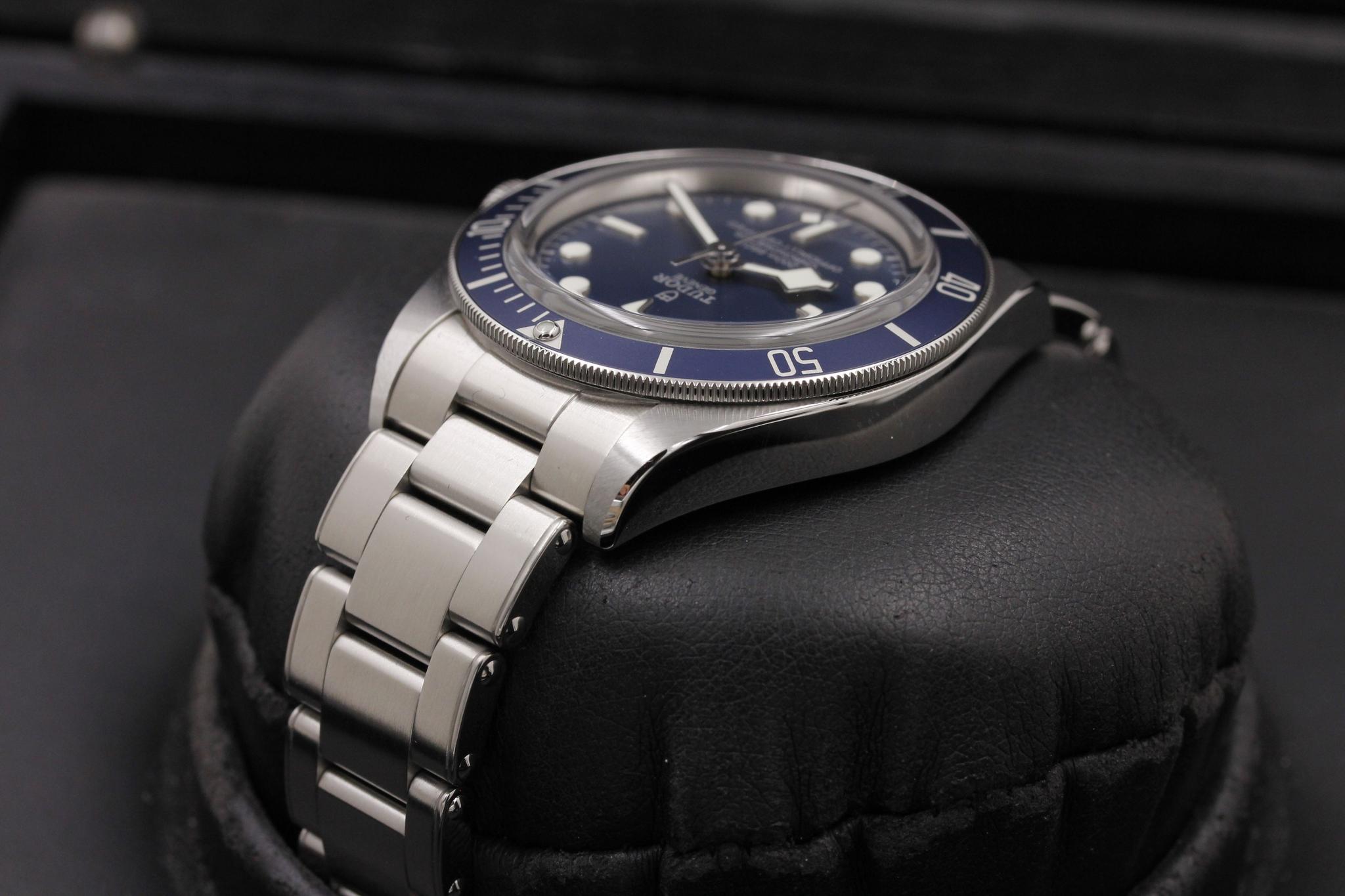 Watch Image 5