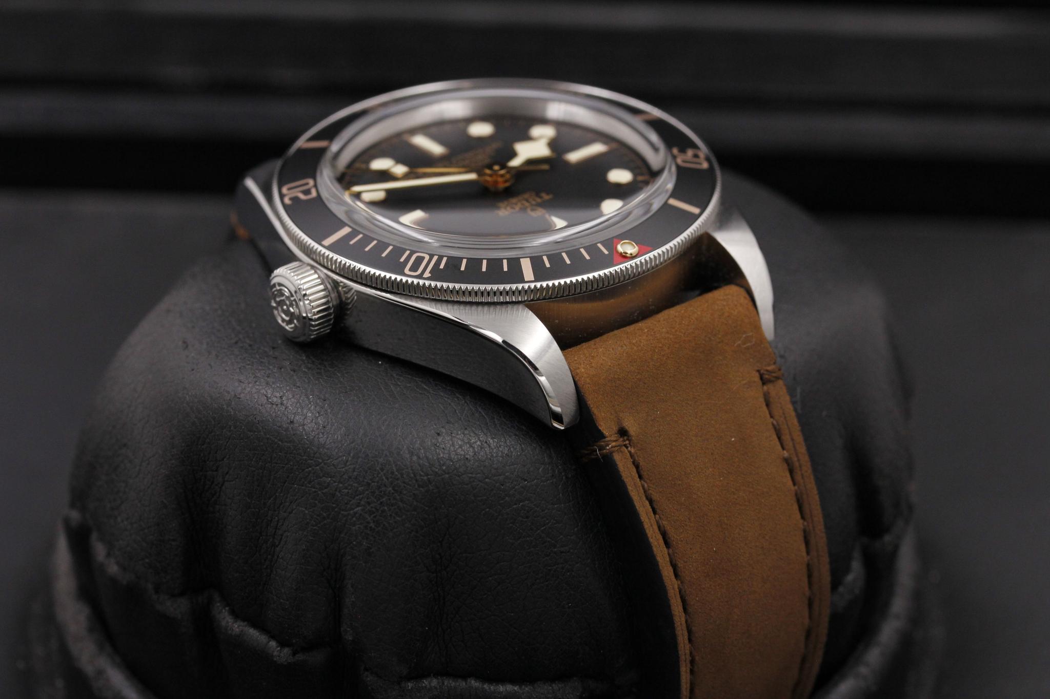 Watch Image 4