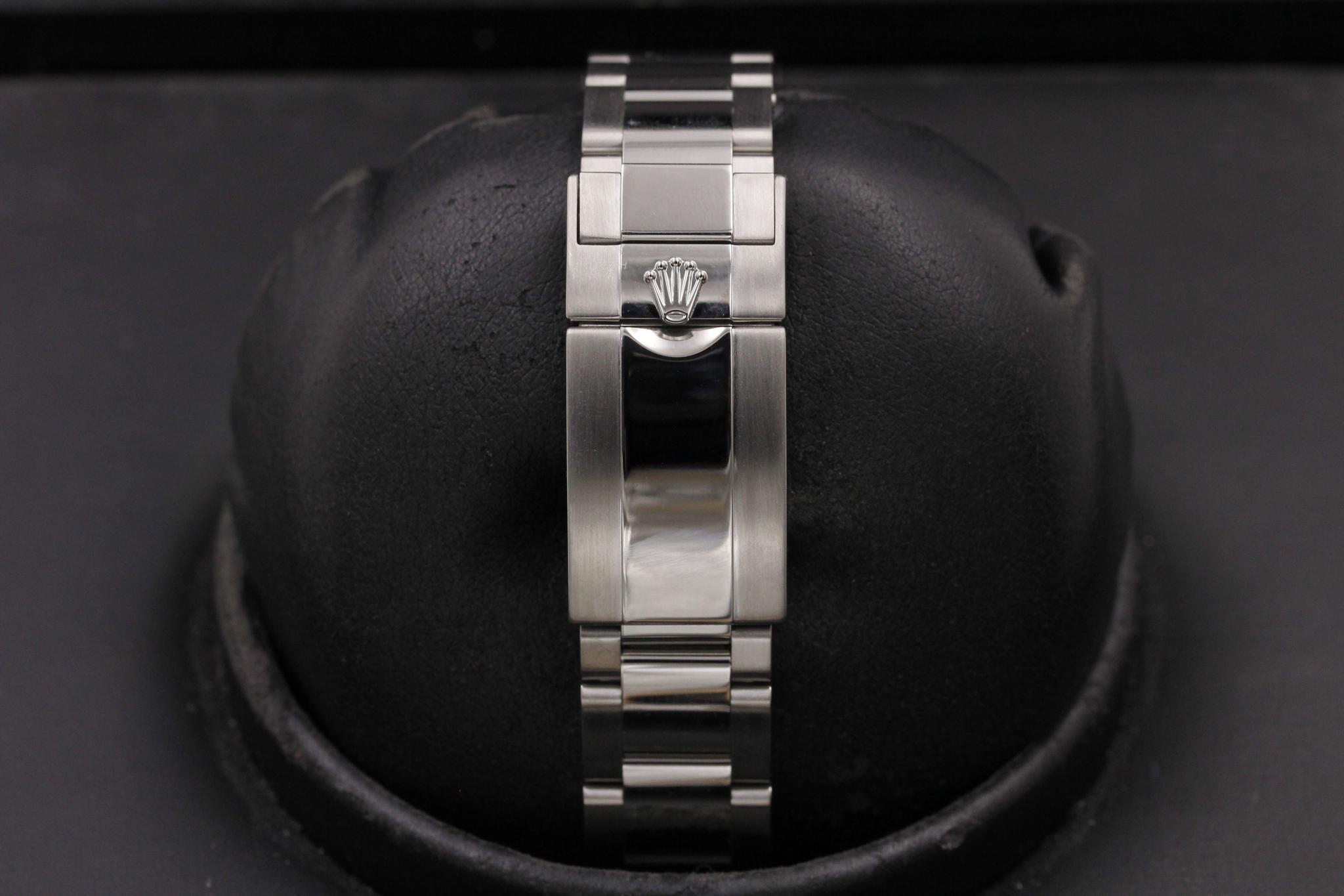 Watch Image 8