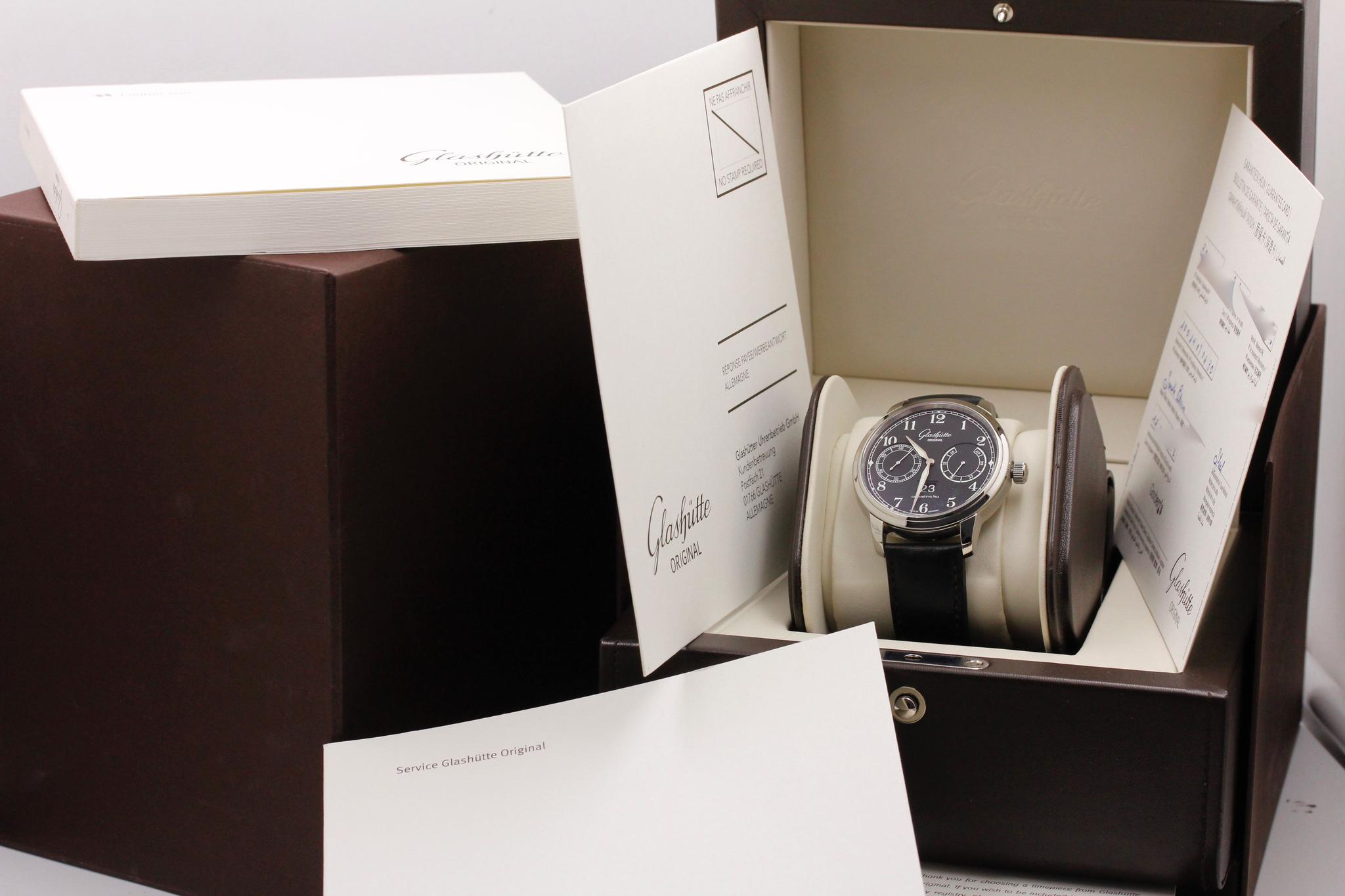 Watch Image 11