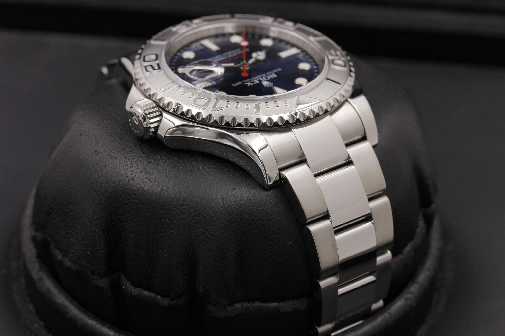 Watch Image 4