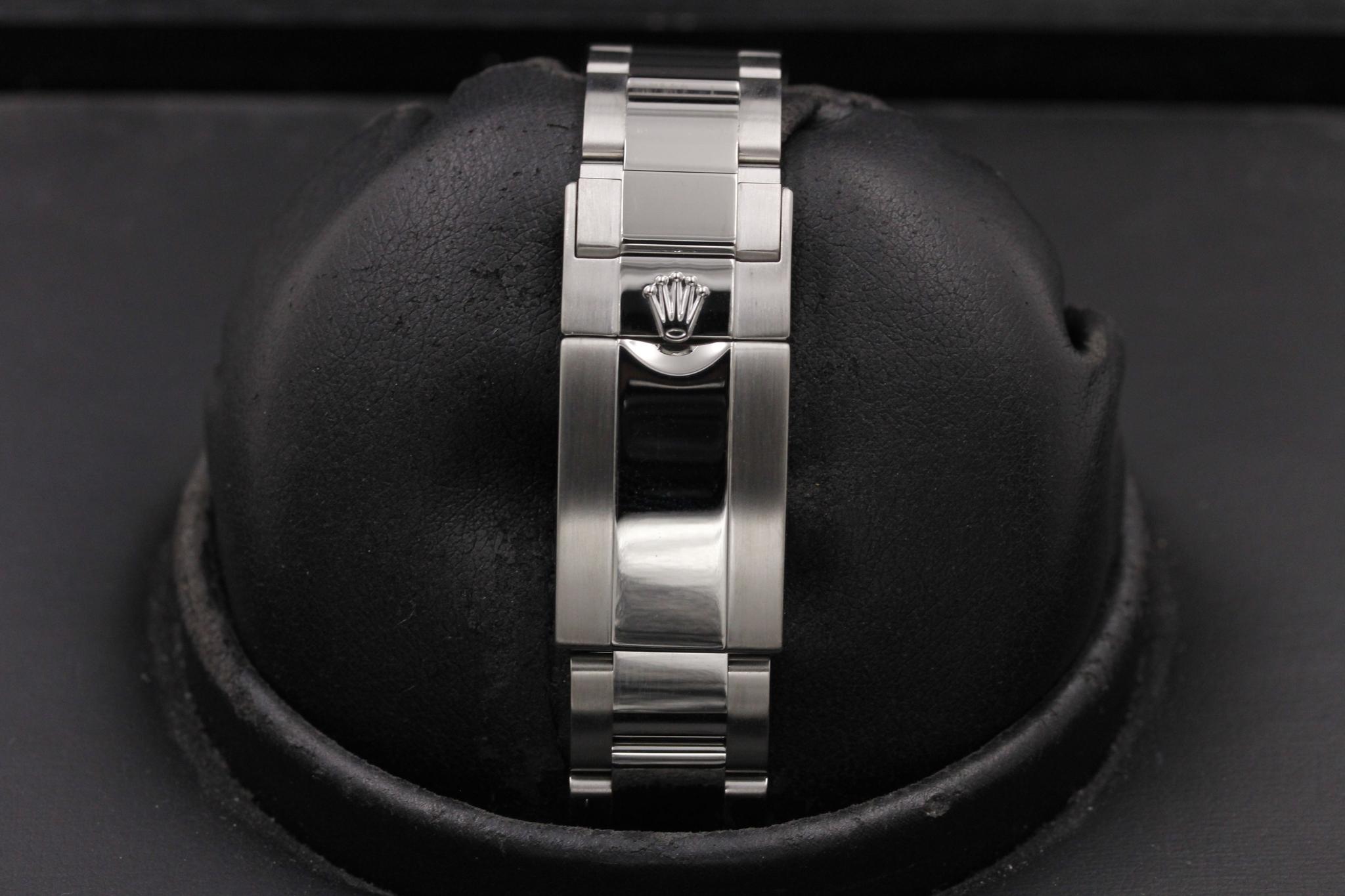 Watch Image 8