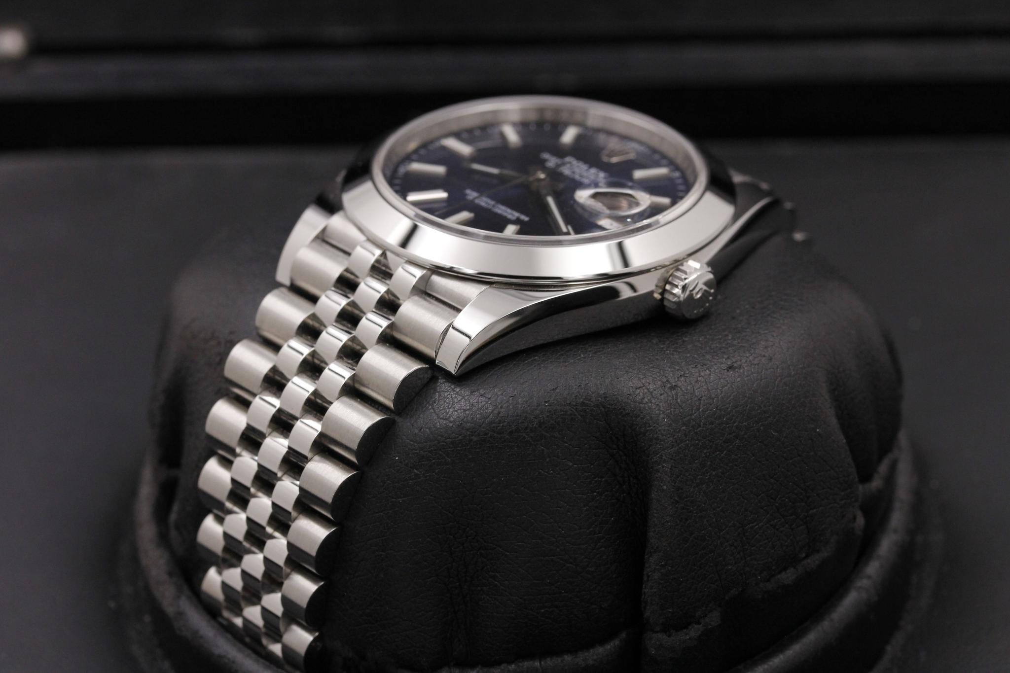 Watch Image 2