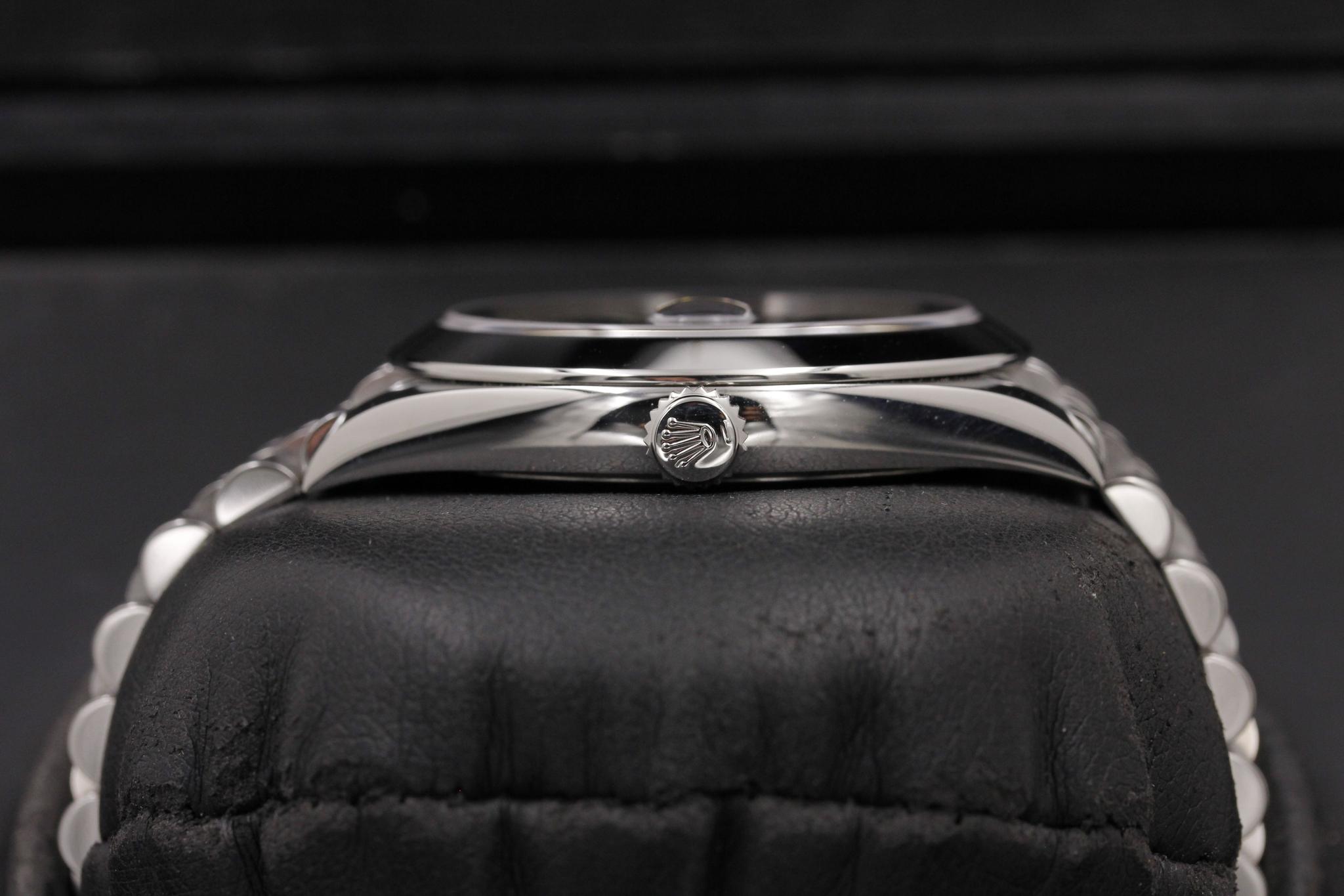 Watch Image 3
