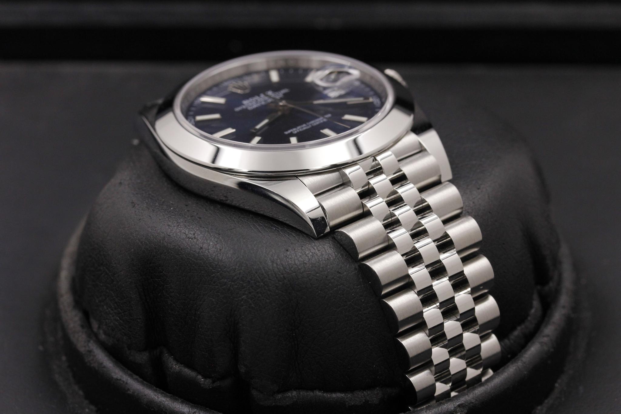 Watch Image 6