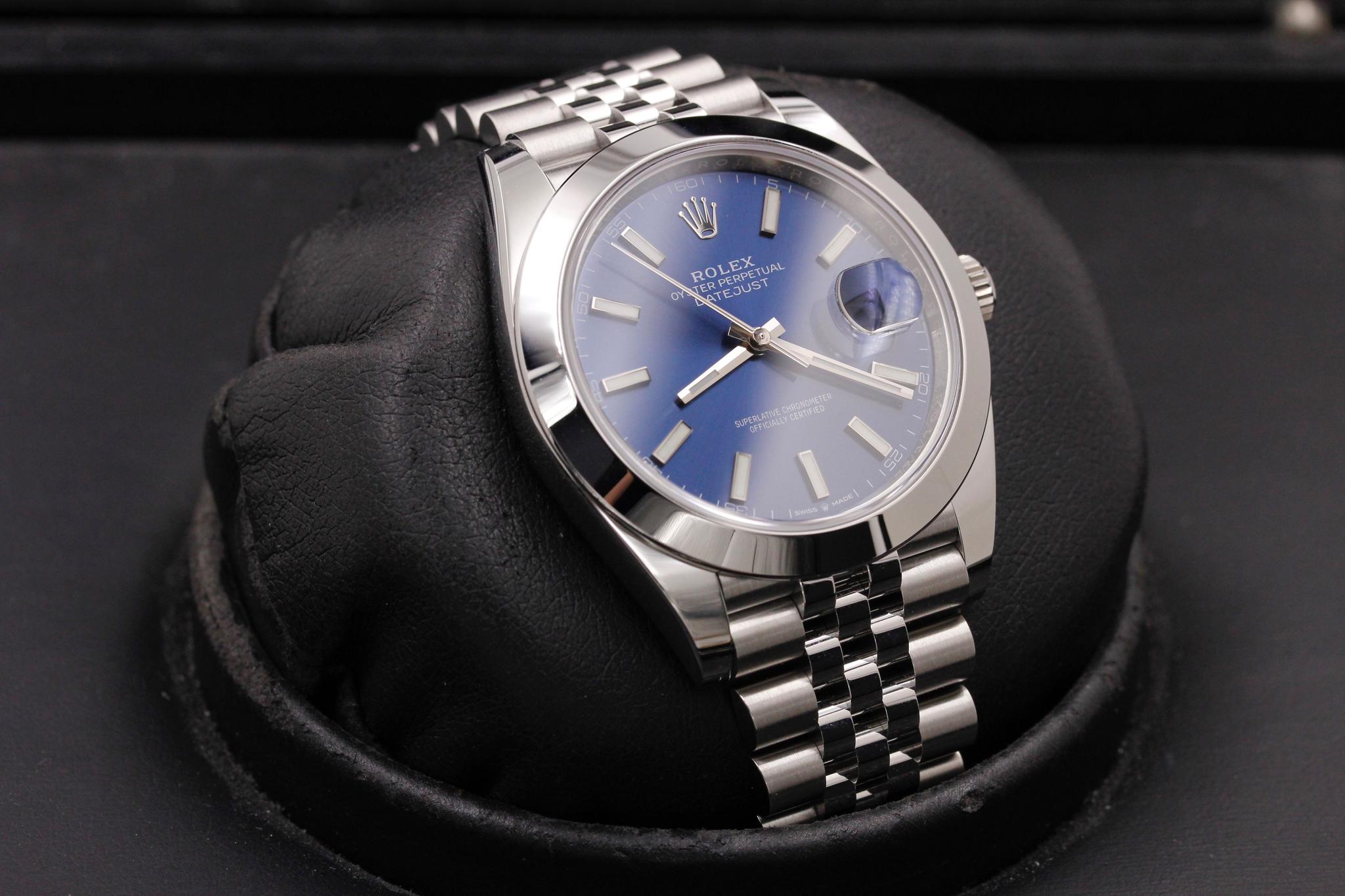 Watch Image 9
