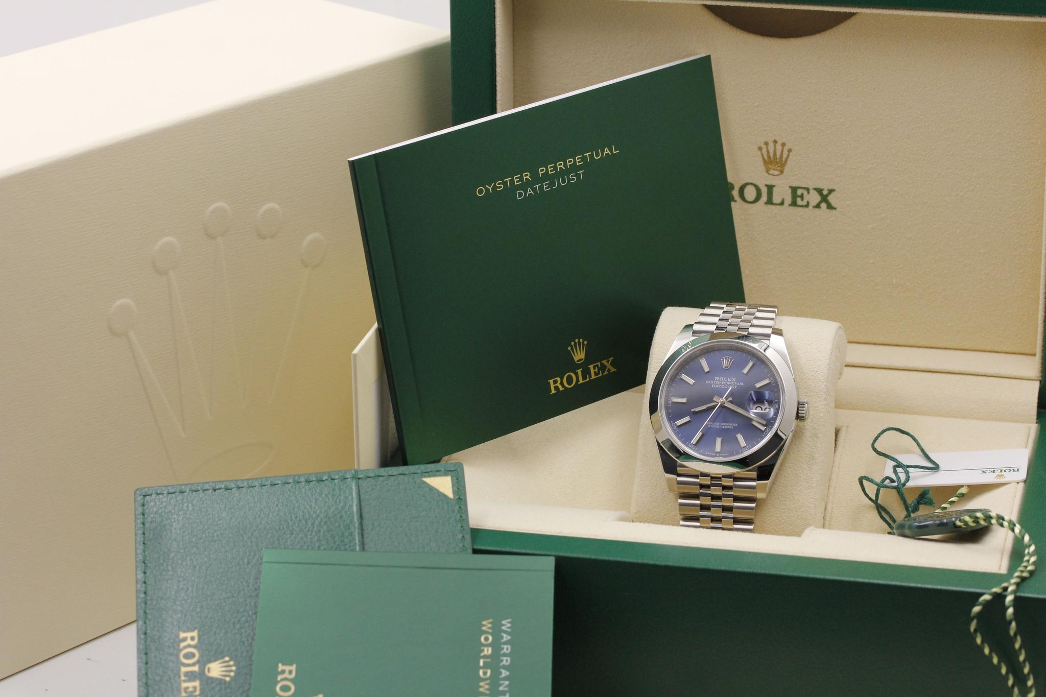 Watch Image 10