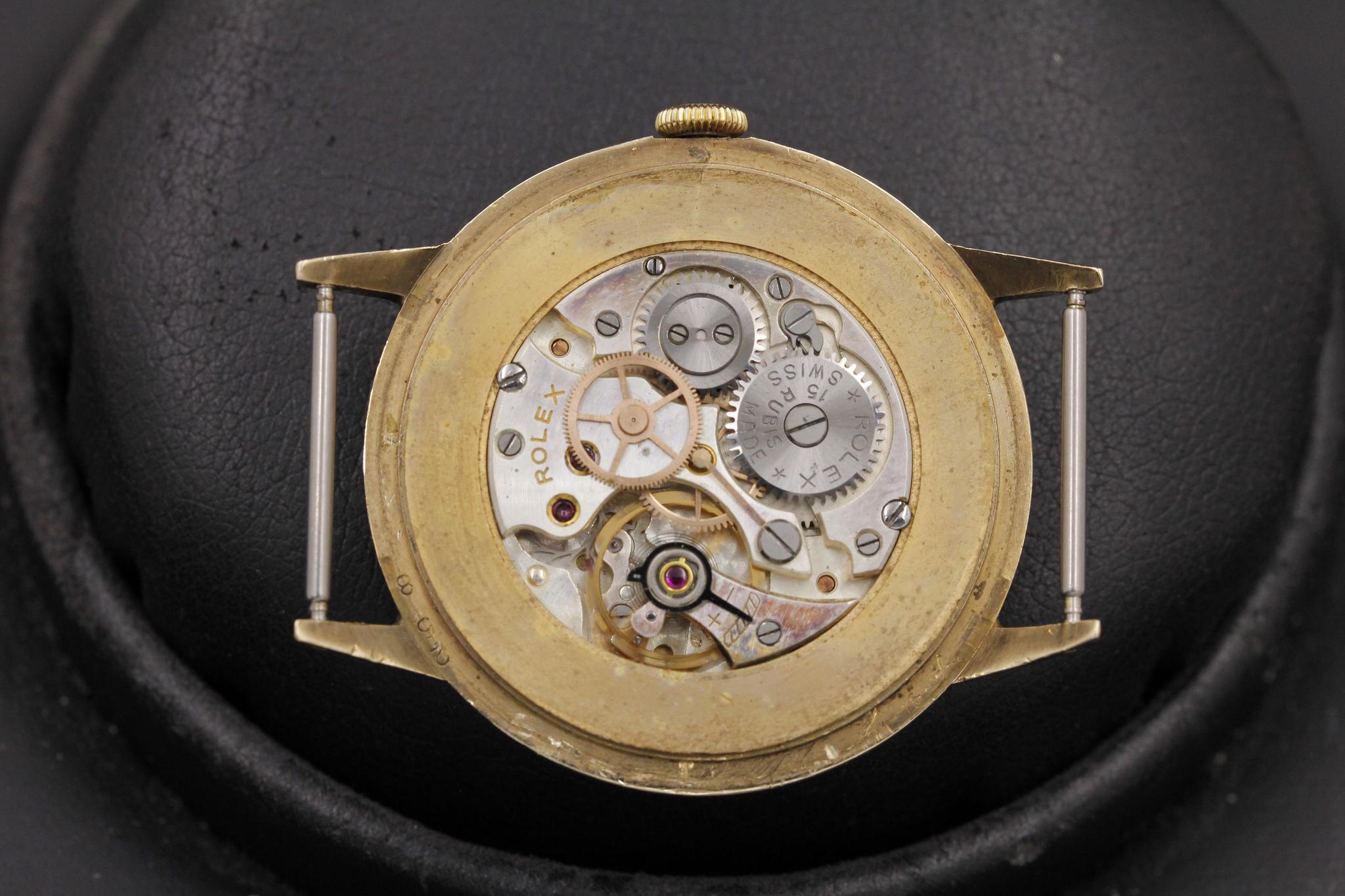 Watch Image 11