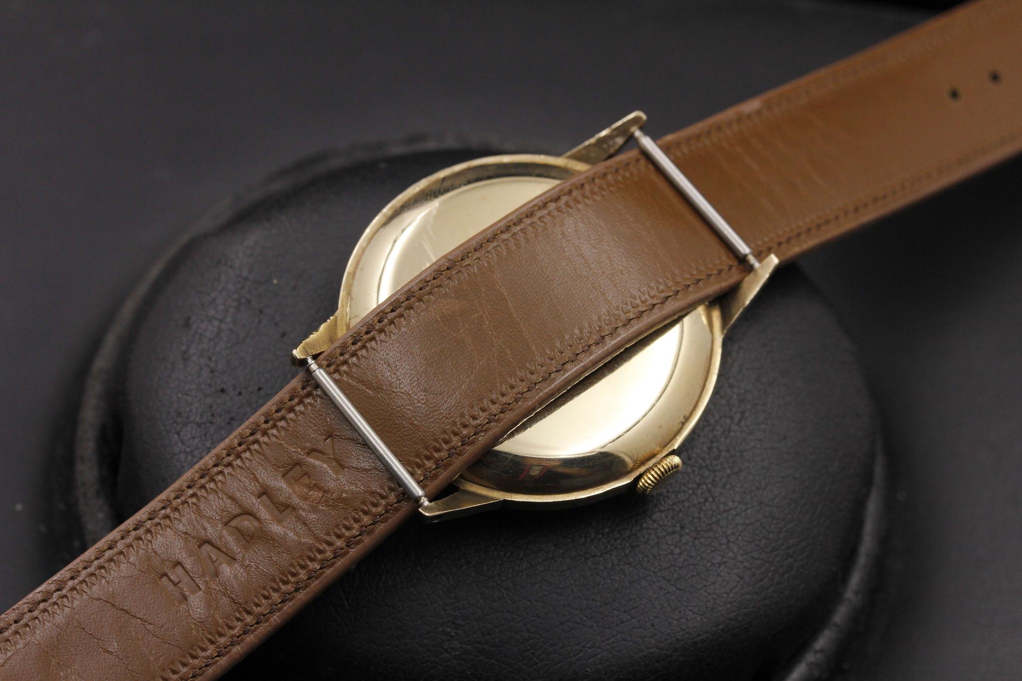 Watch Image 9