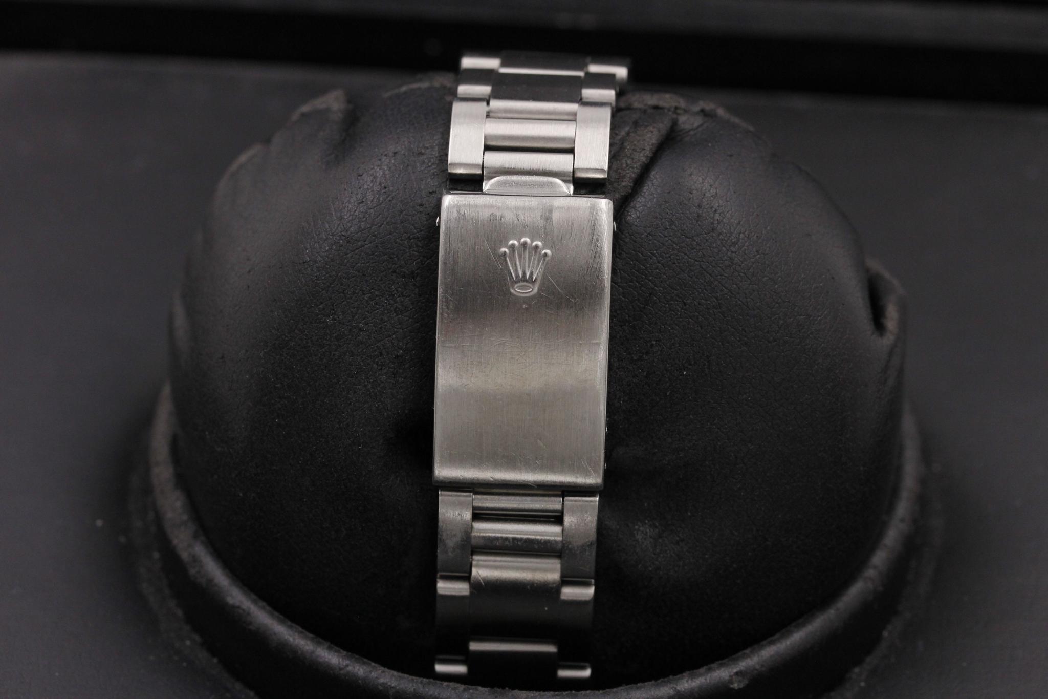 Watch Image 10