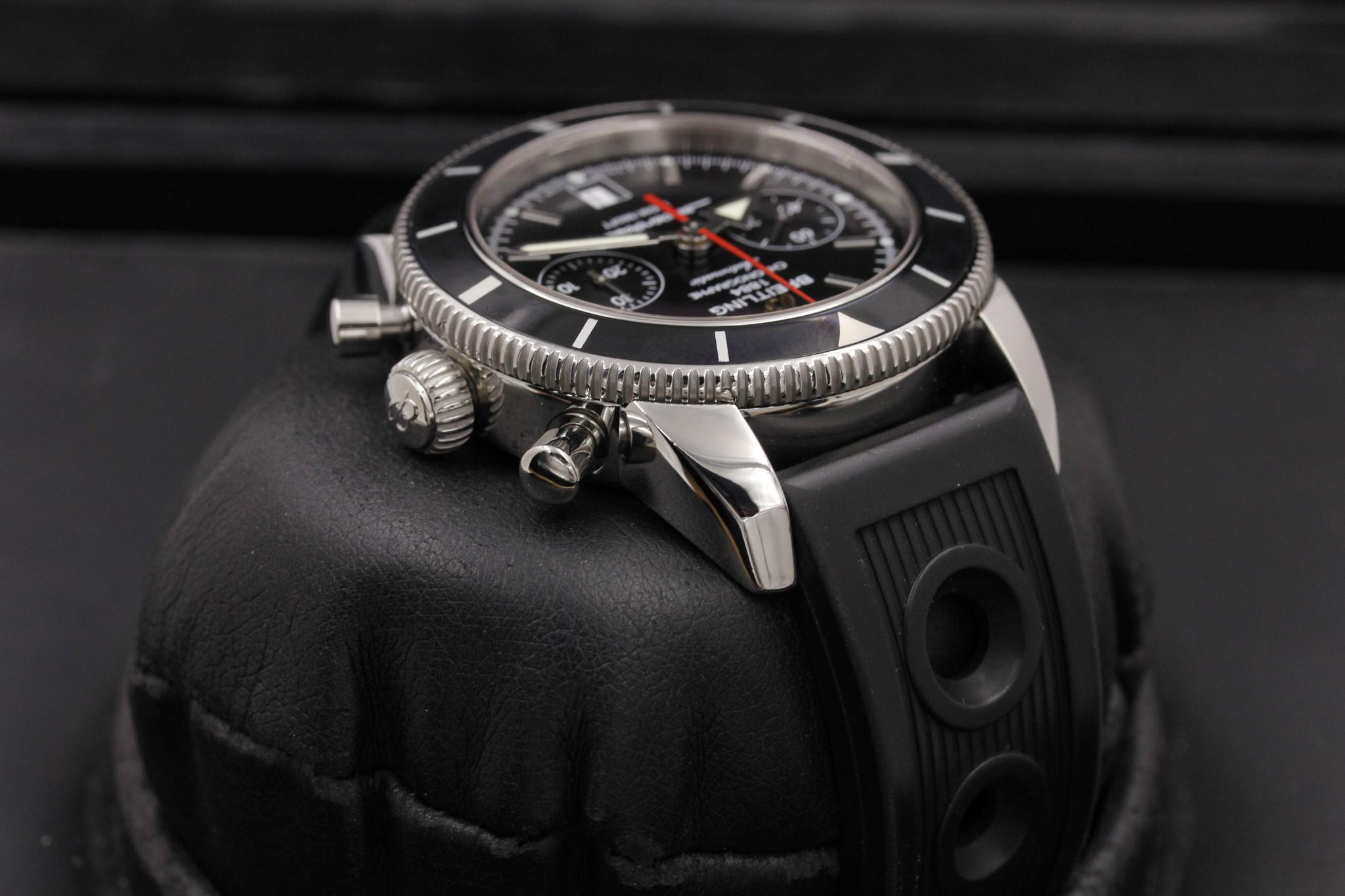 Watch Image 4
