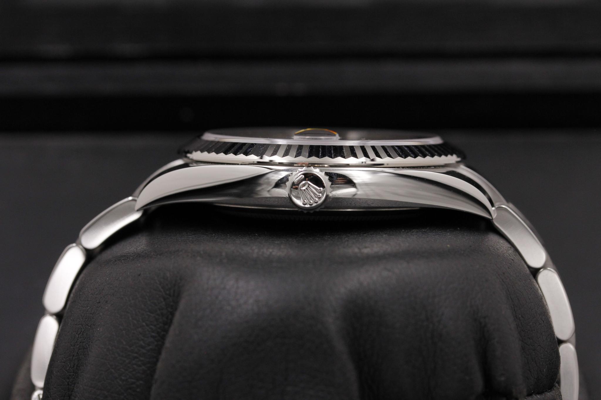 Watch Image 3