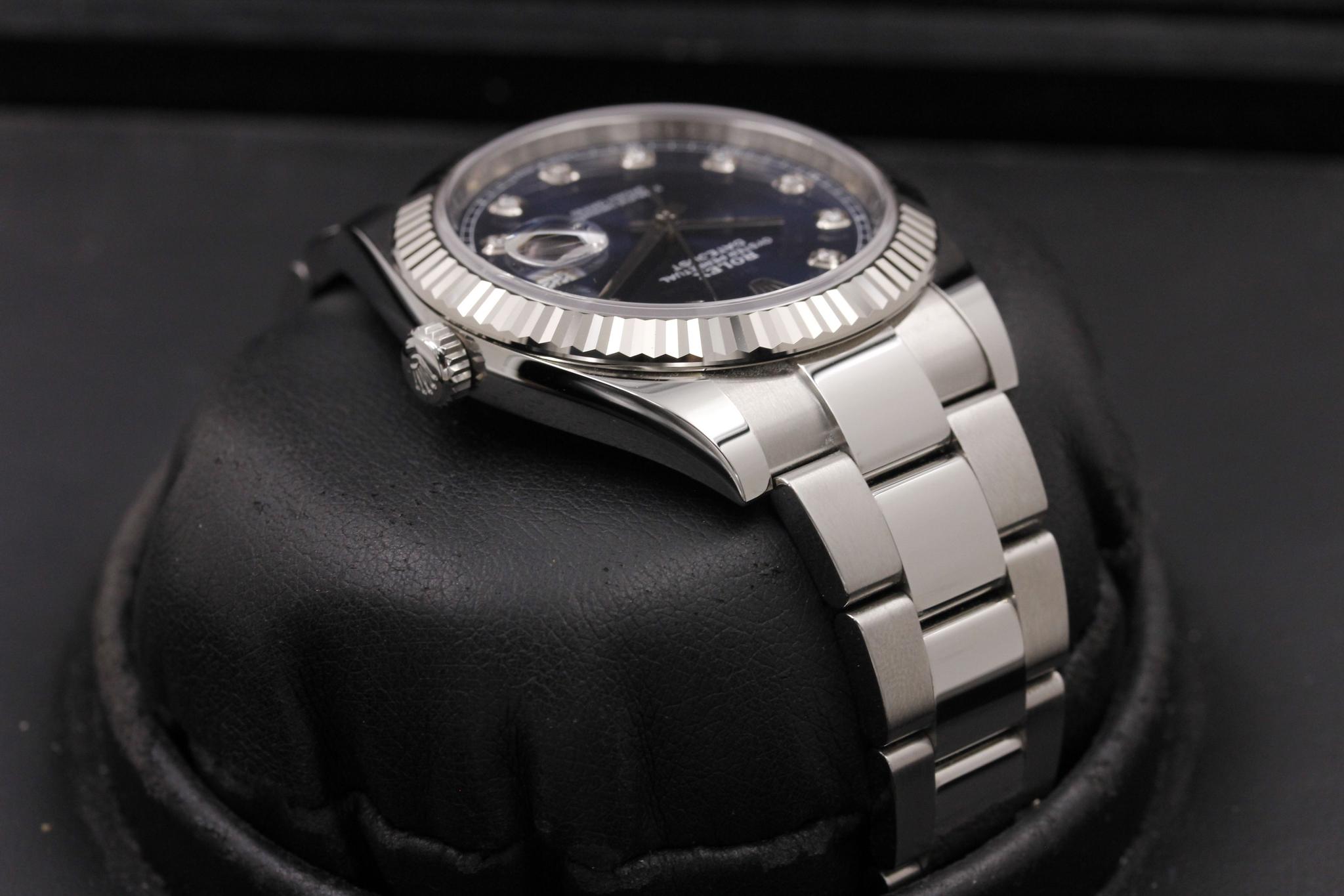 Watch Image 4