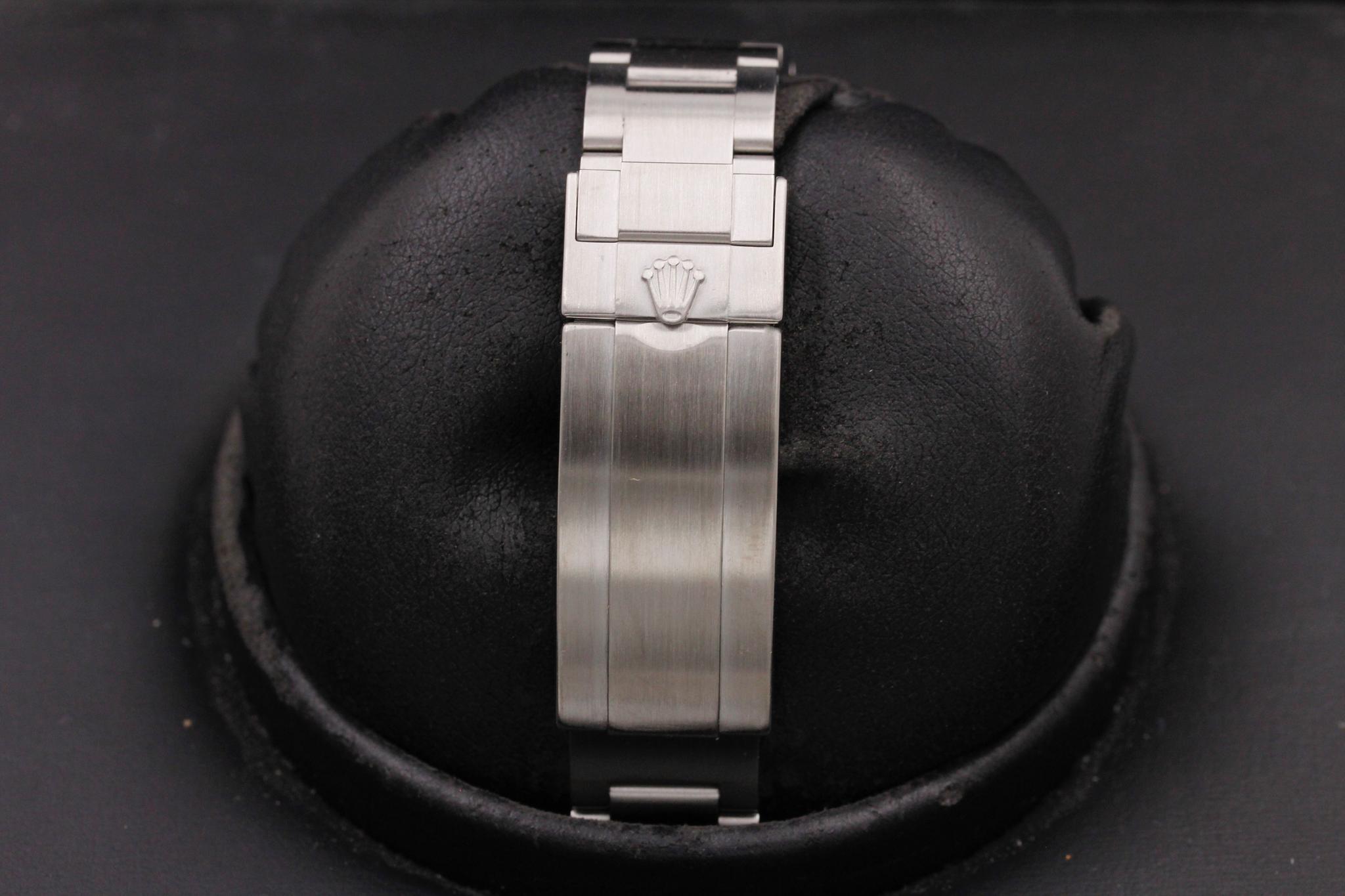 Watch Image 8