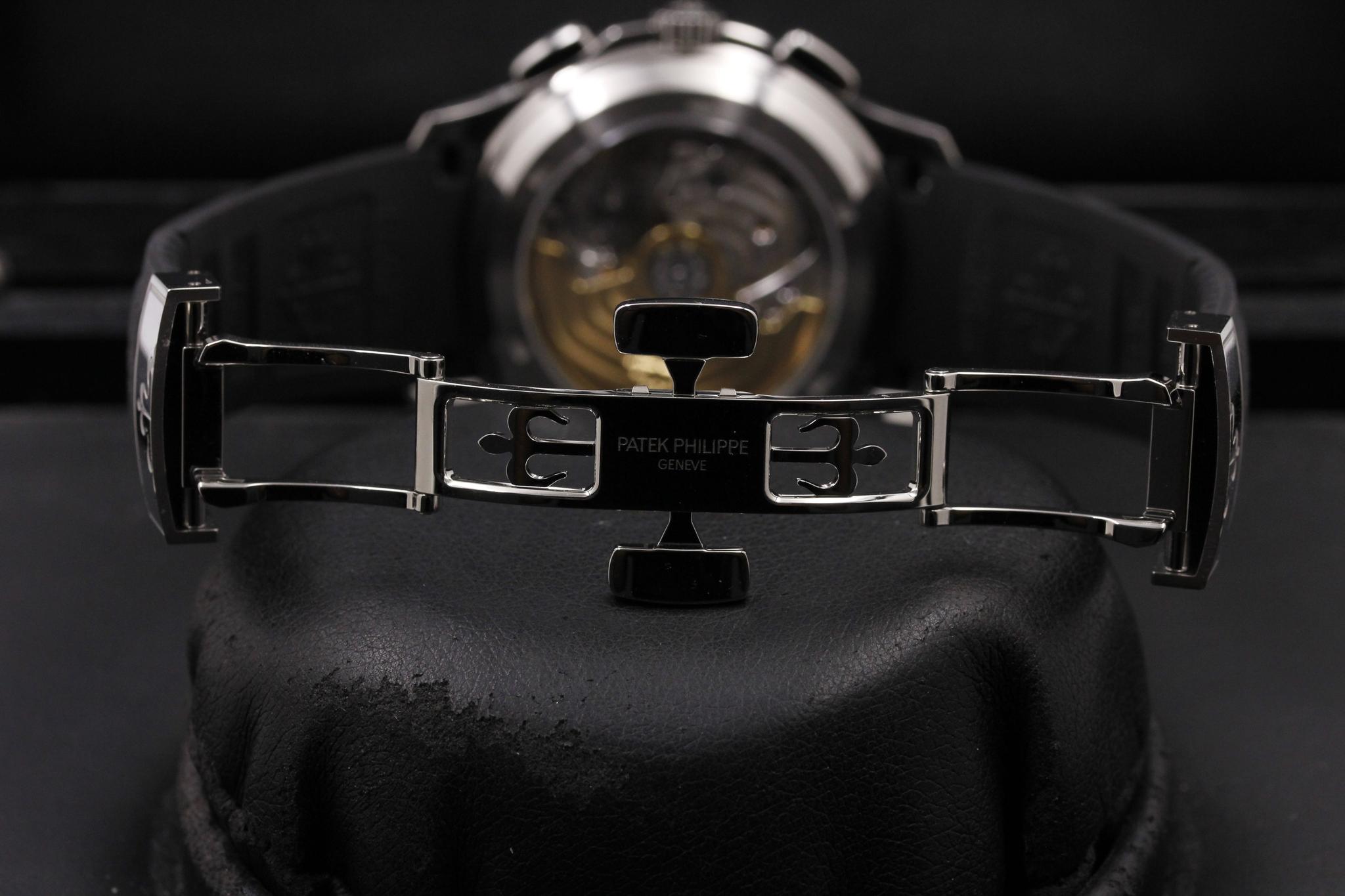 Watch Image 9
