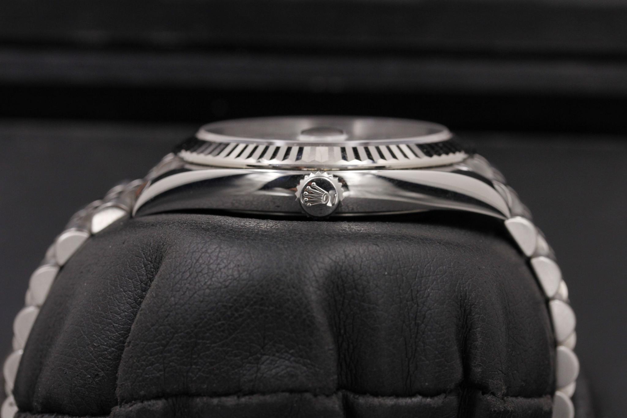 Watch Image 3
