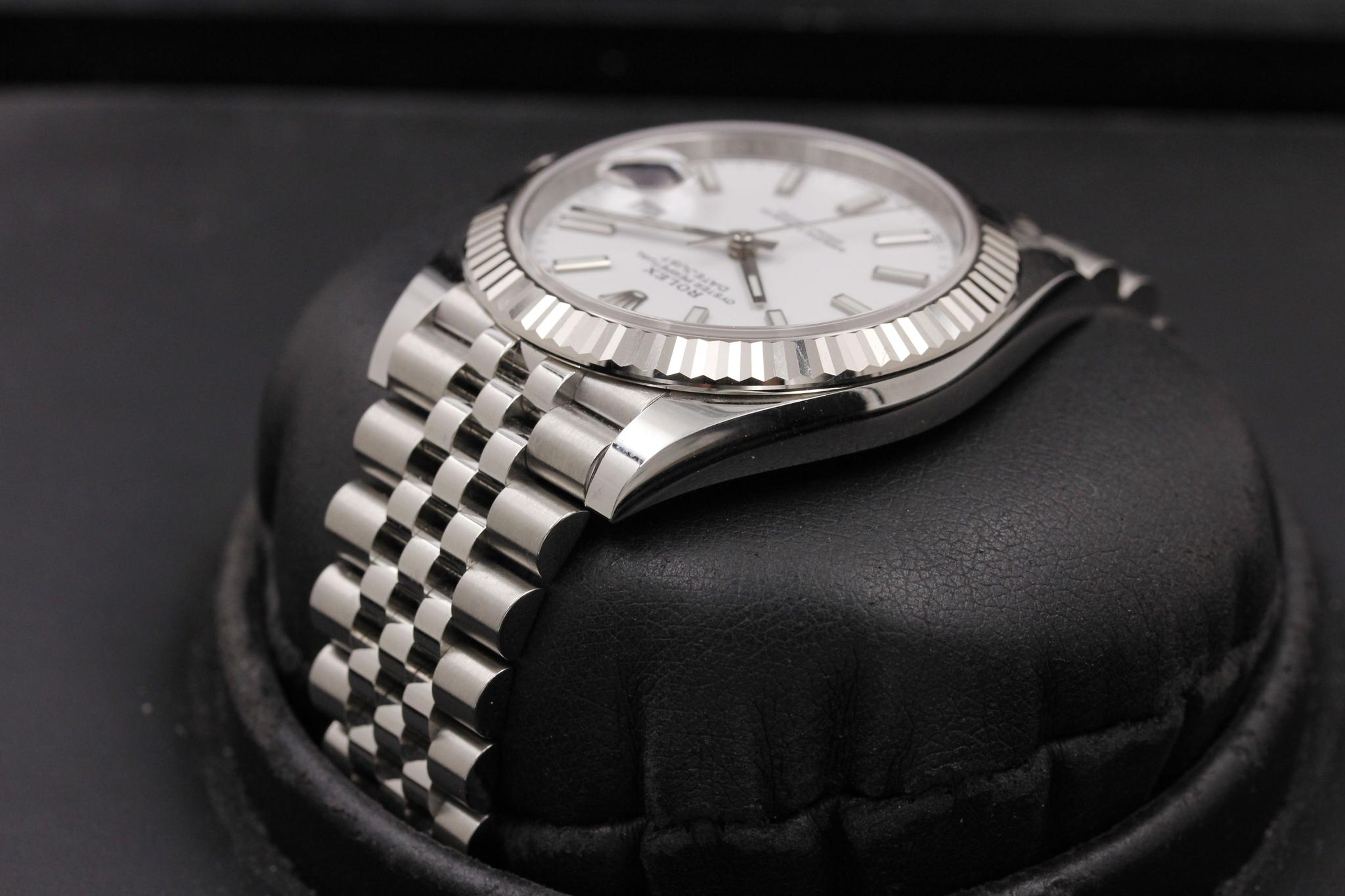 Watch Image 5