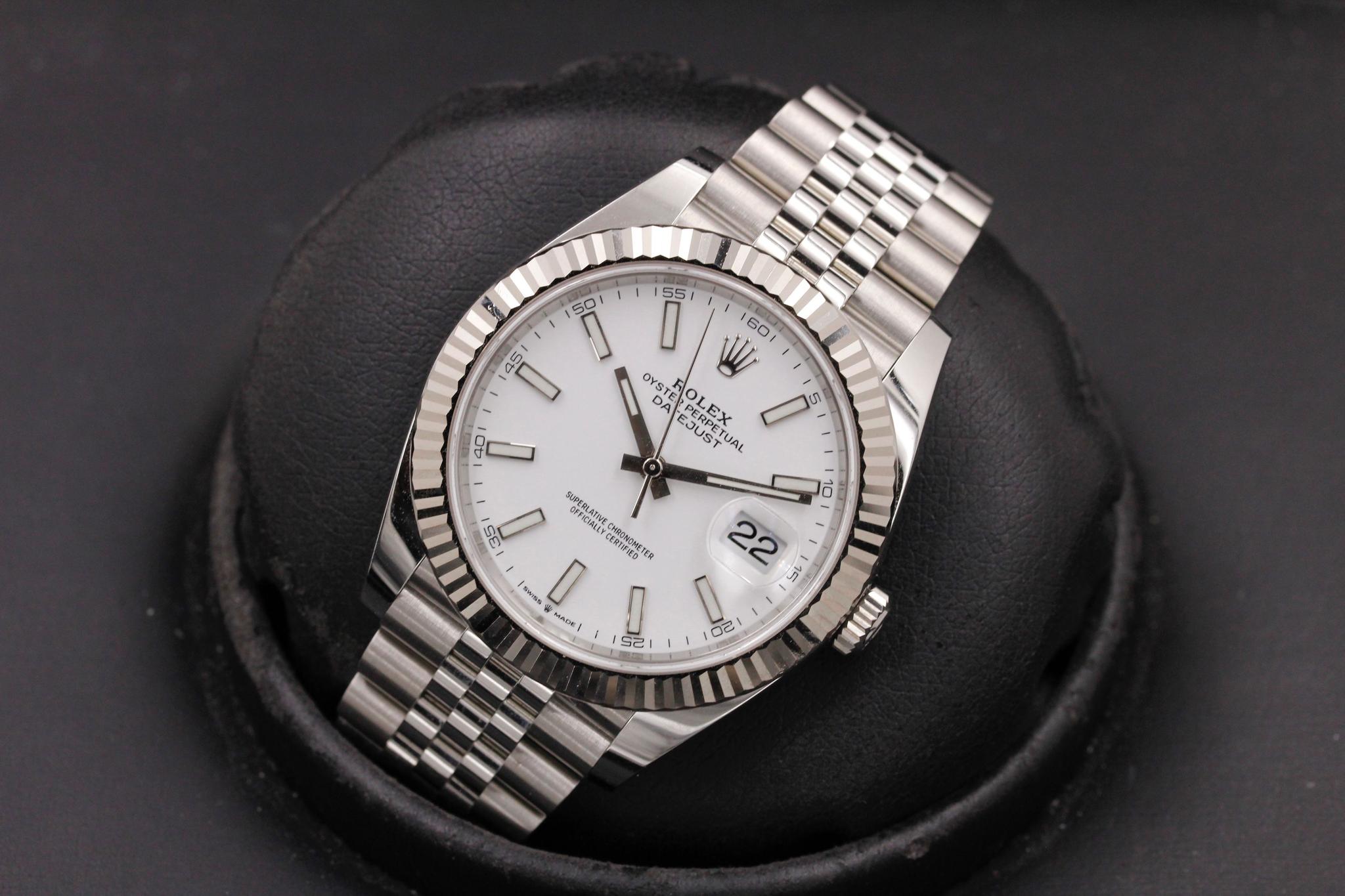 Watch Image 9
