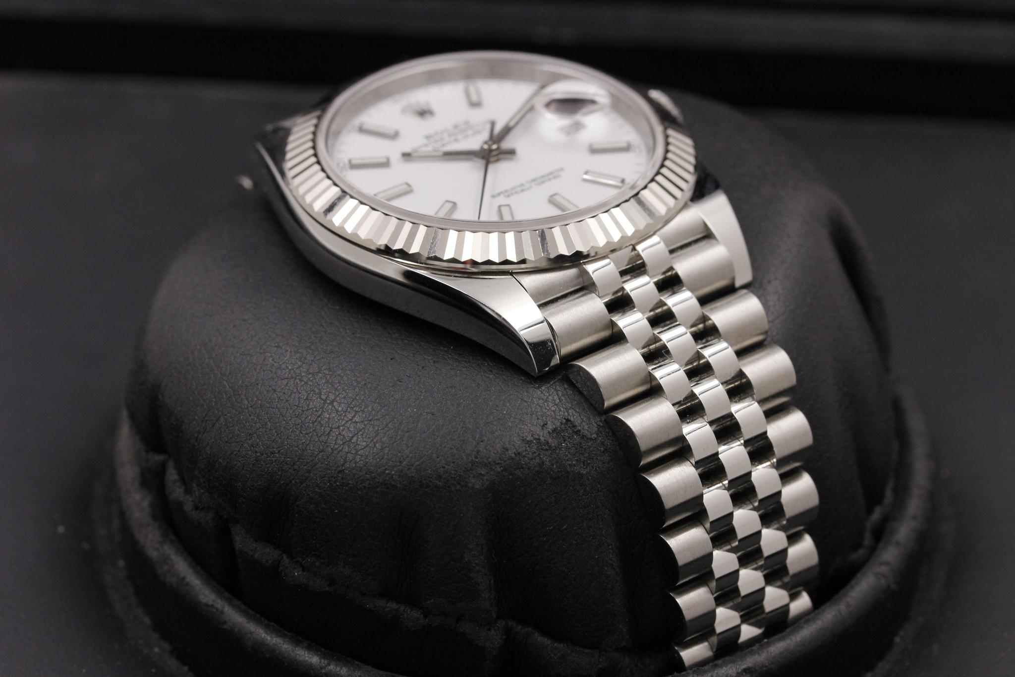 Watch Image 6